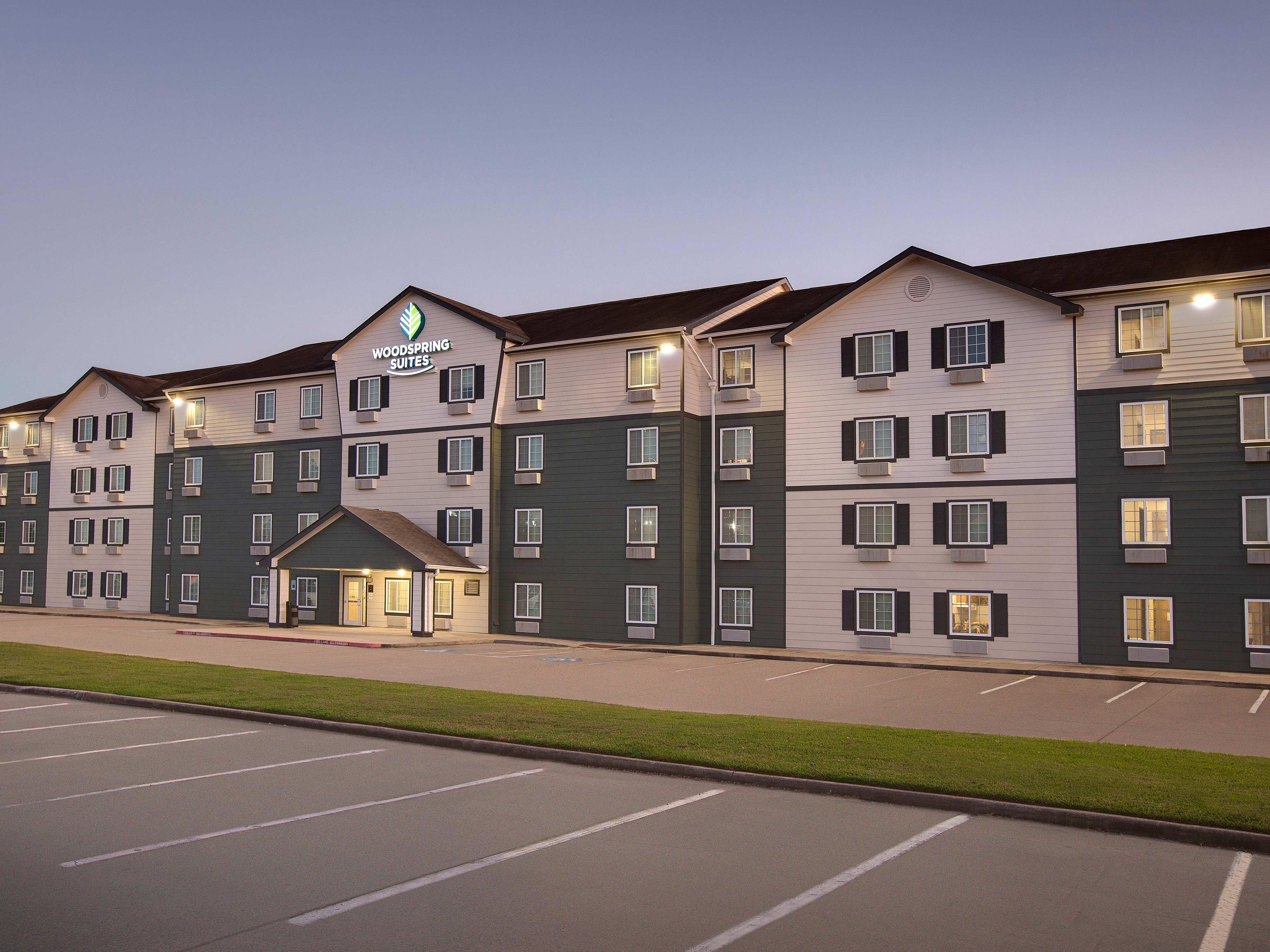 WoodSpring Suites Pharr
