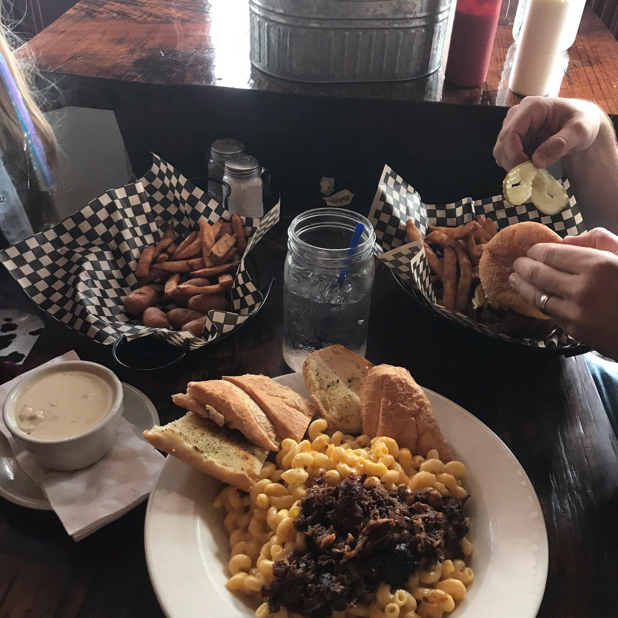 Chiefs Restaurant & Bar