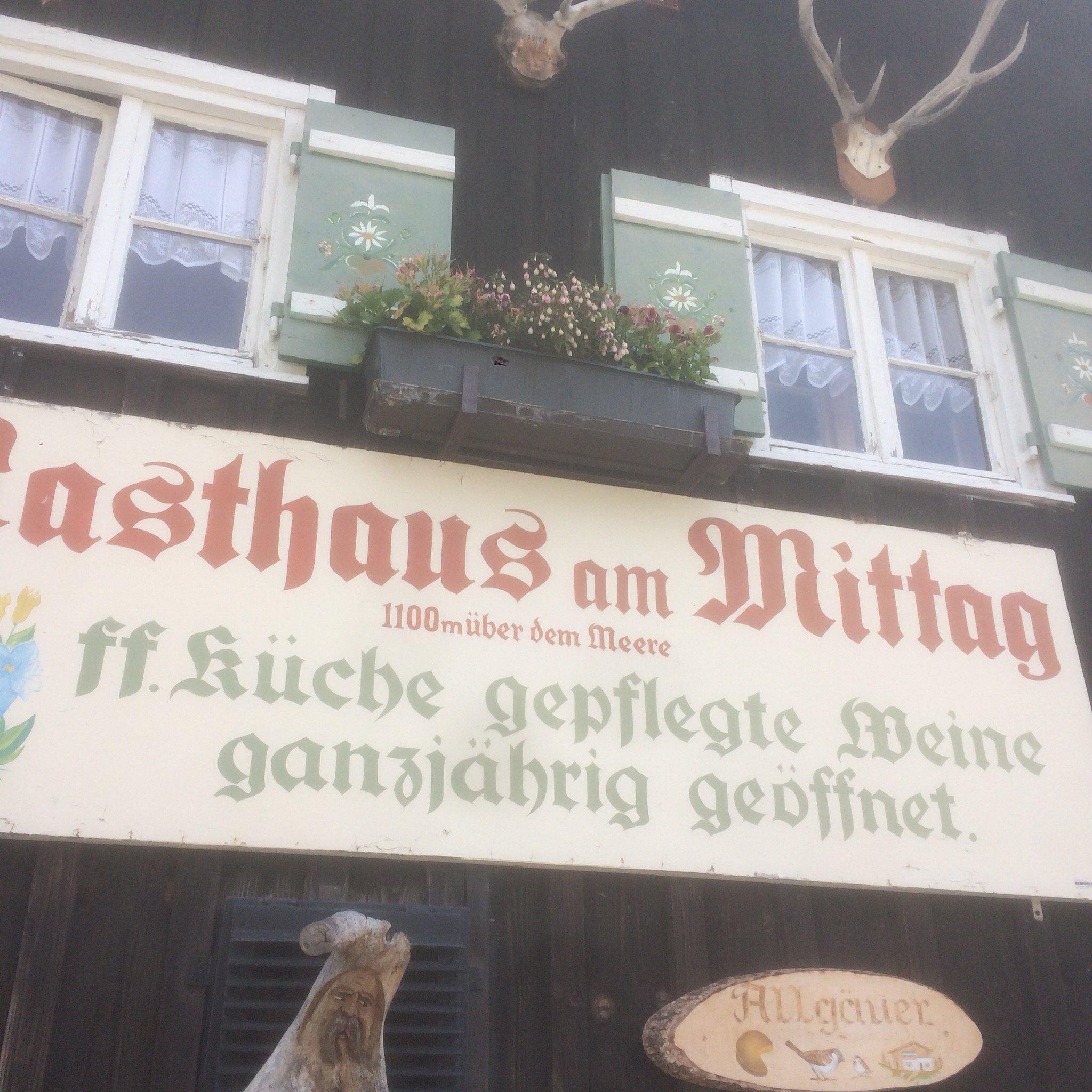 Rasthaus am Mittag