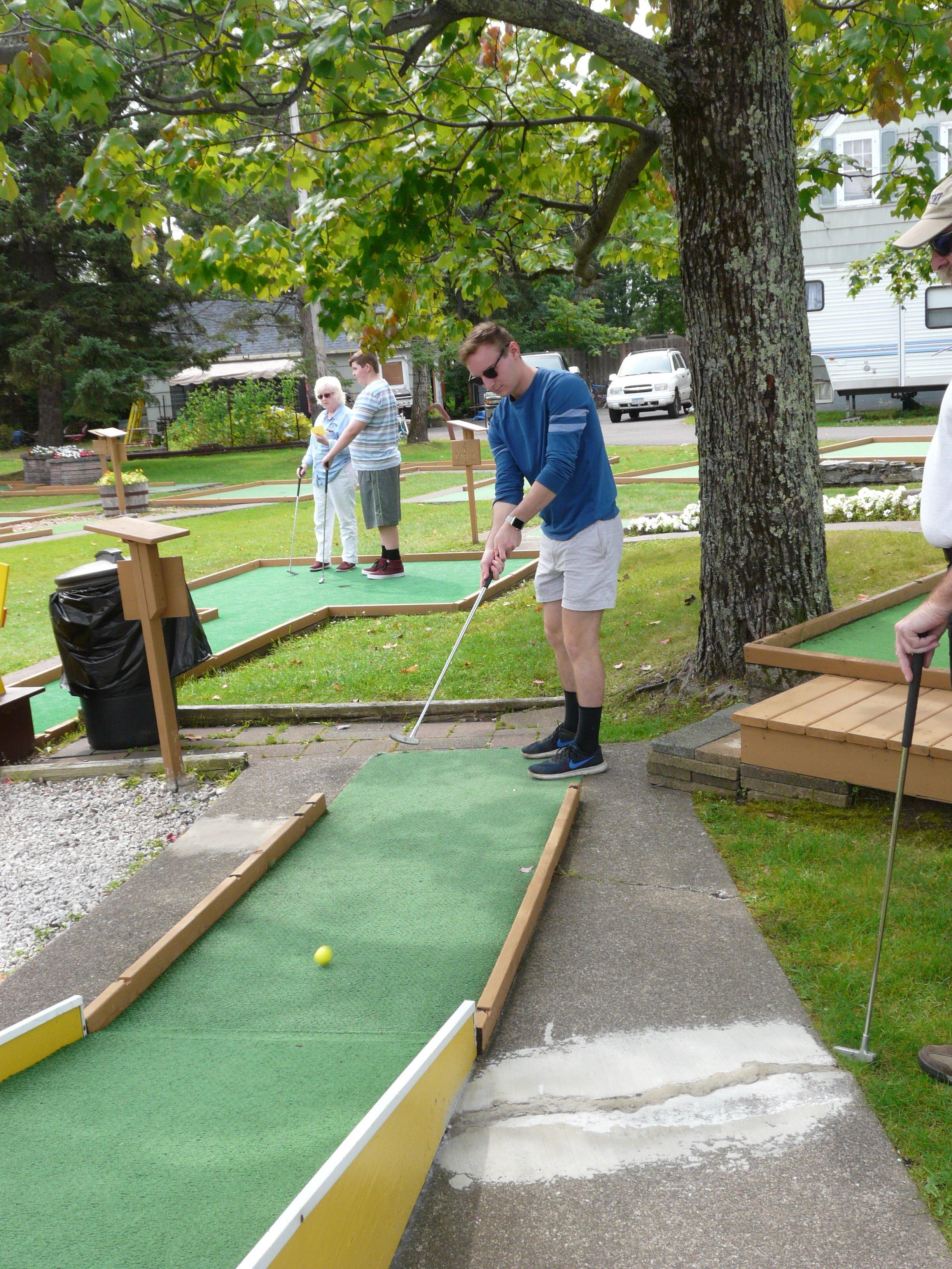 Kendahl Miniature Golf