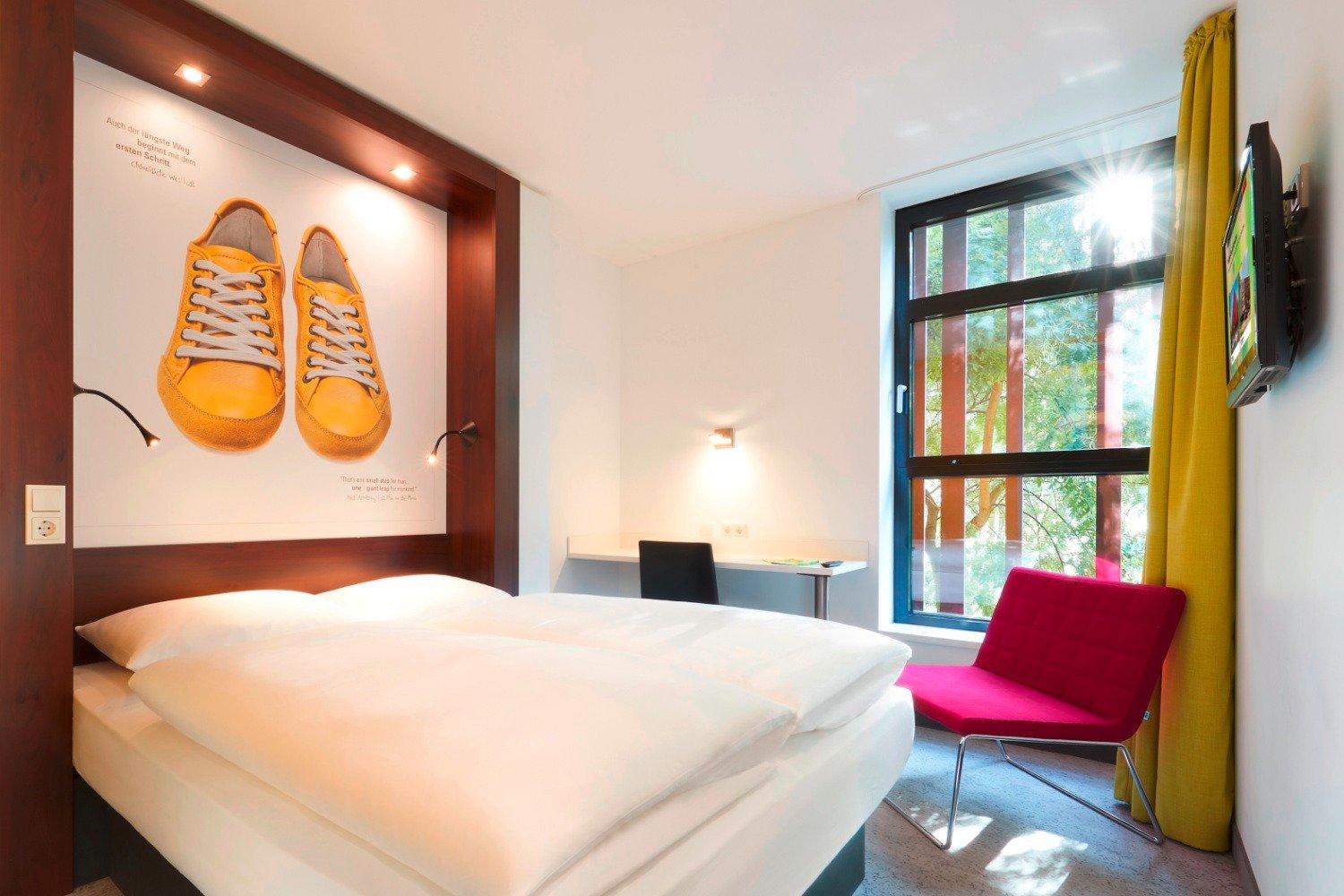 7things - My Basic Hotel