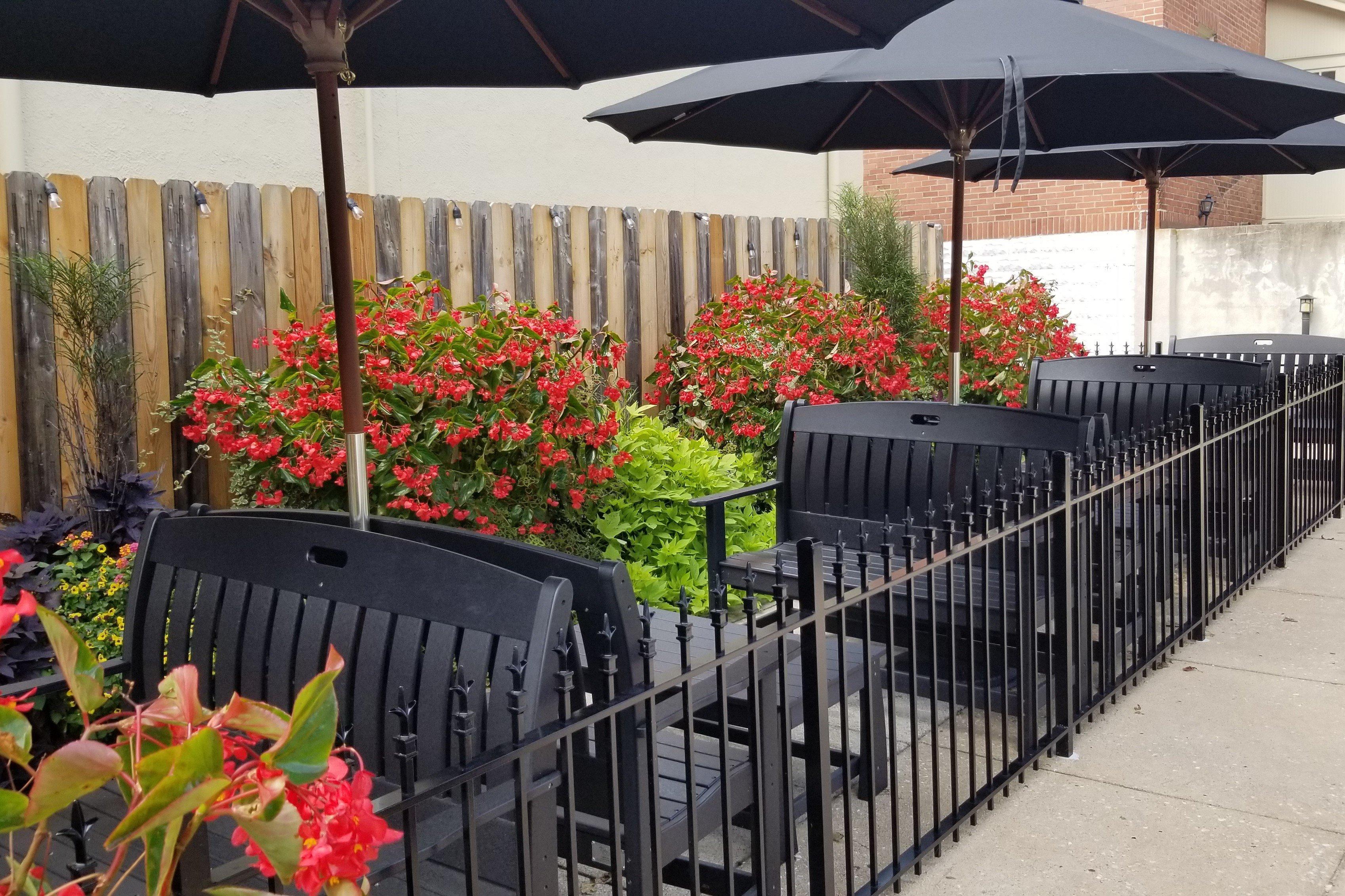 E W Beck's Restaurant & Pub