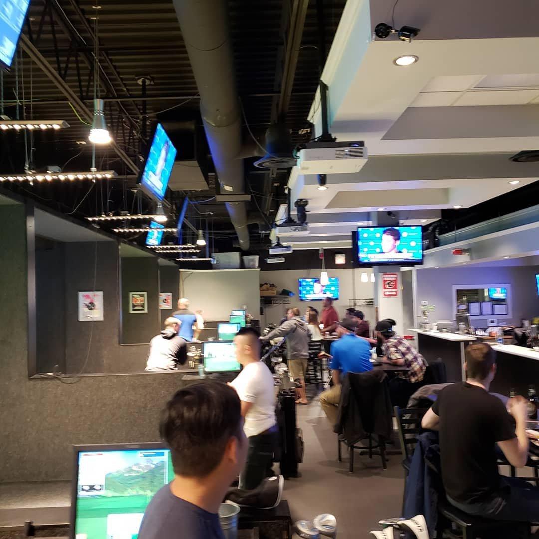 Metro Fairway Indoor Golfing