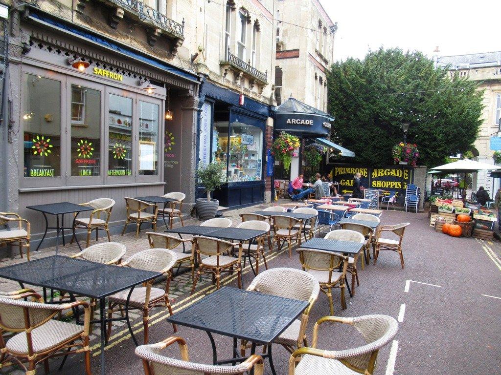 Photo by J6482GBpedrob