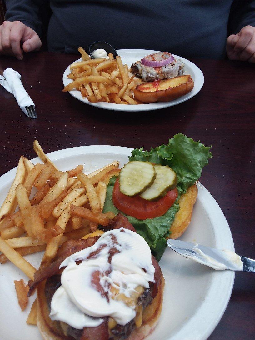 Billie's Burgers and Beers