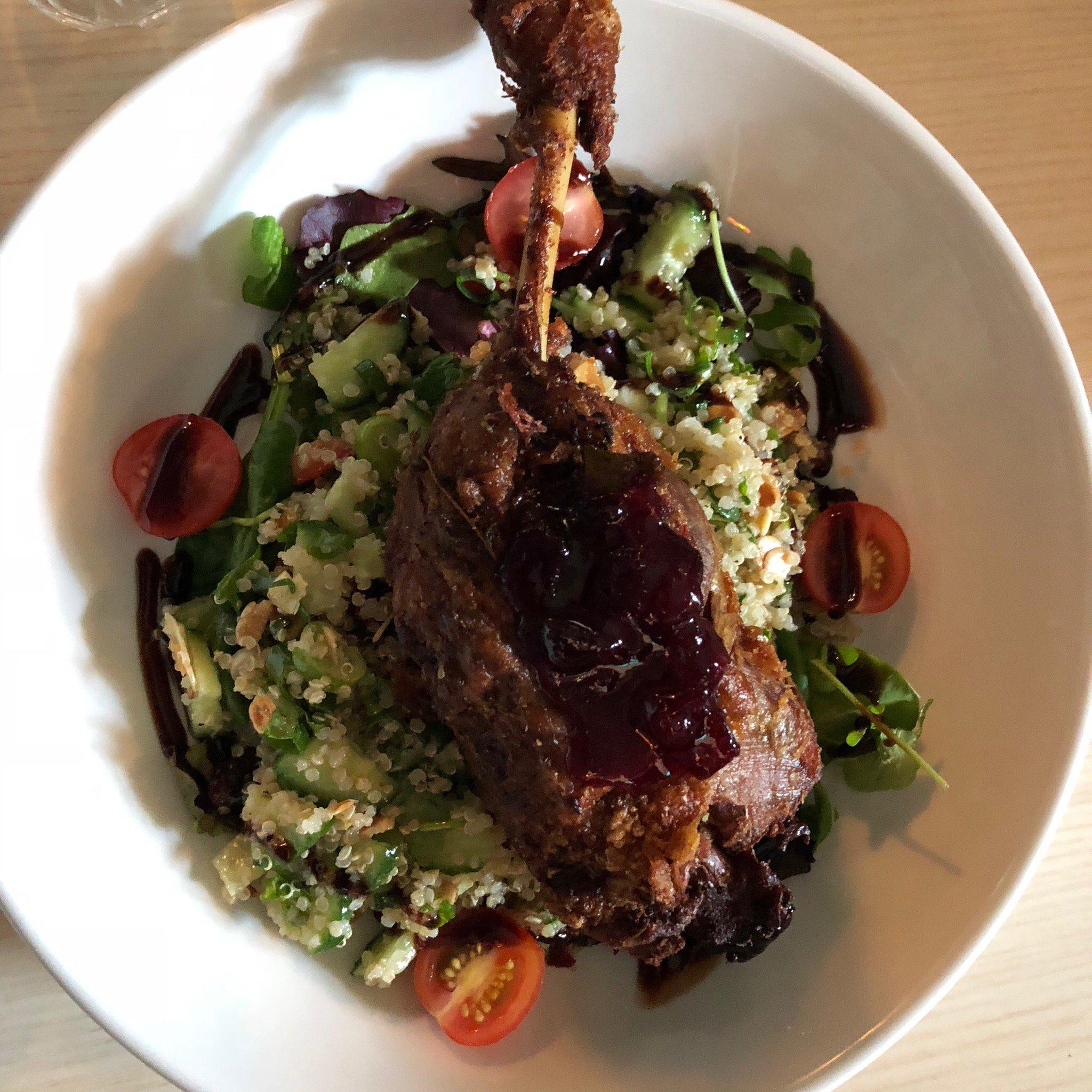 Photo by Hellenduraes