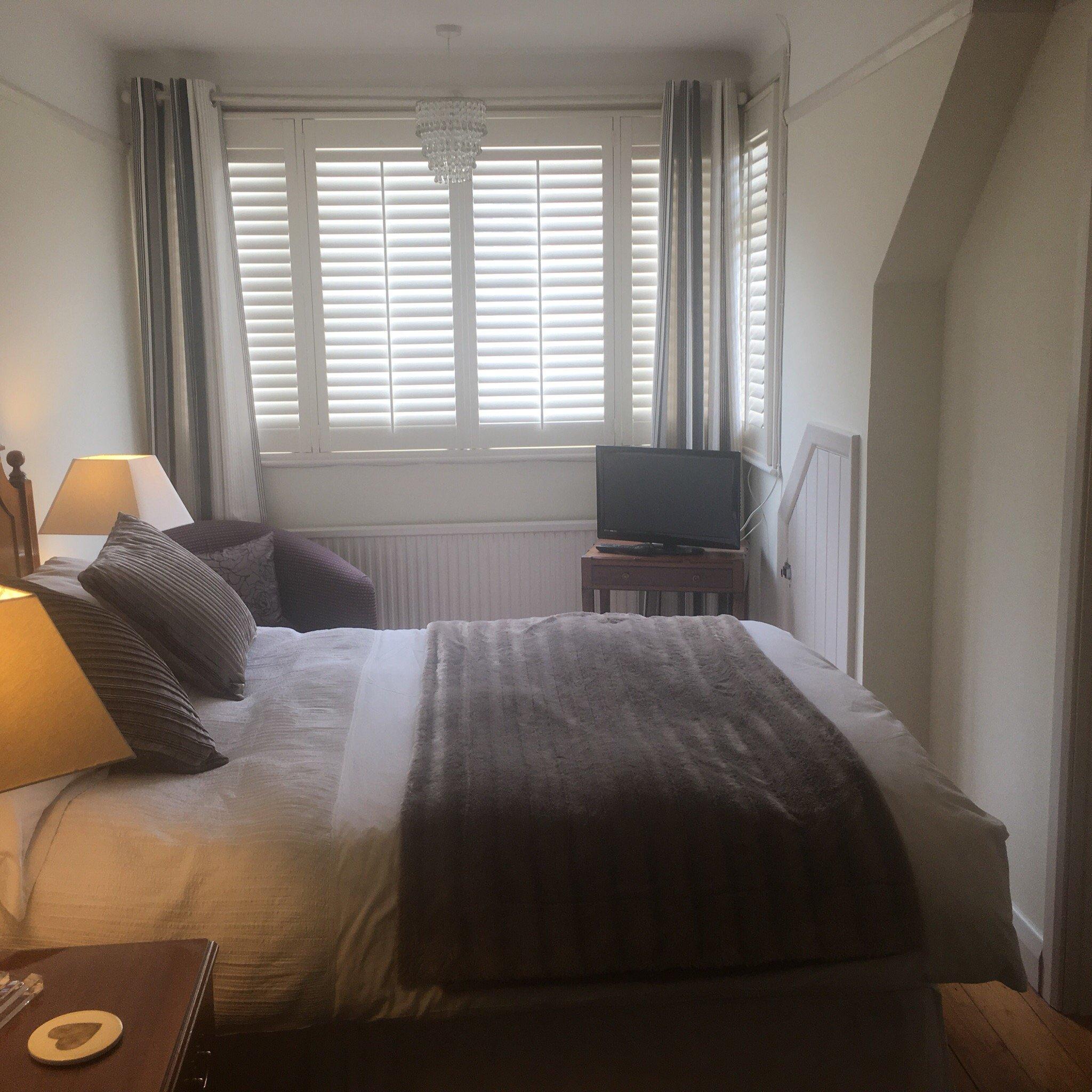 Cranleigh House Bed And Breakfast