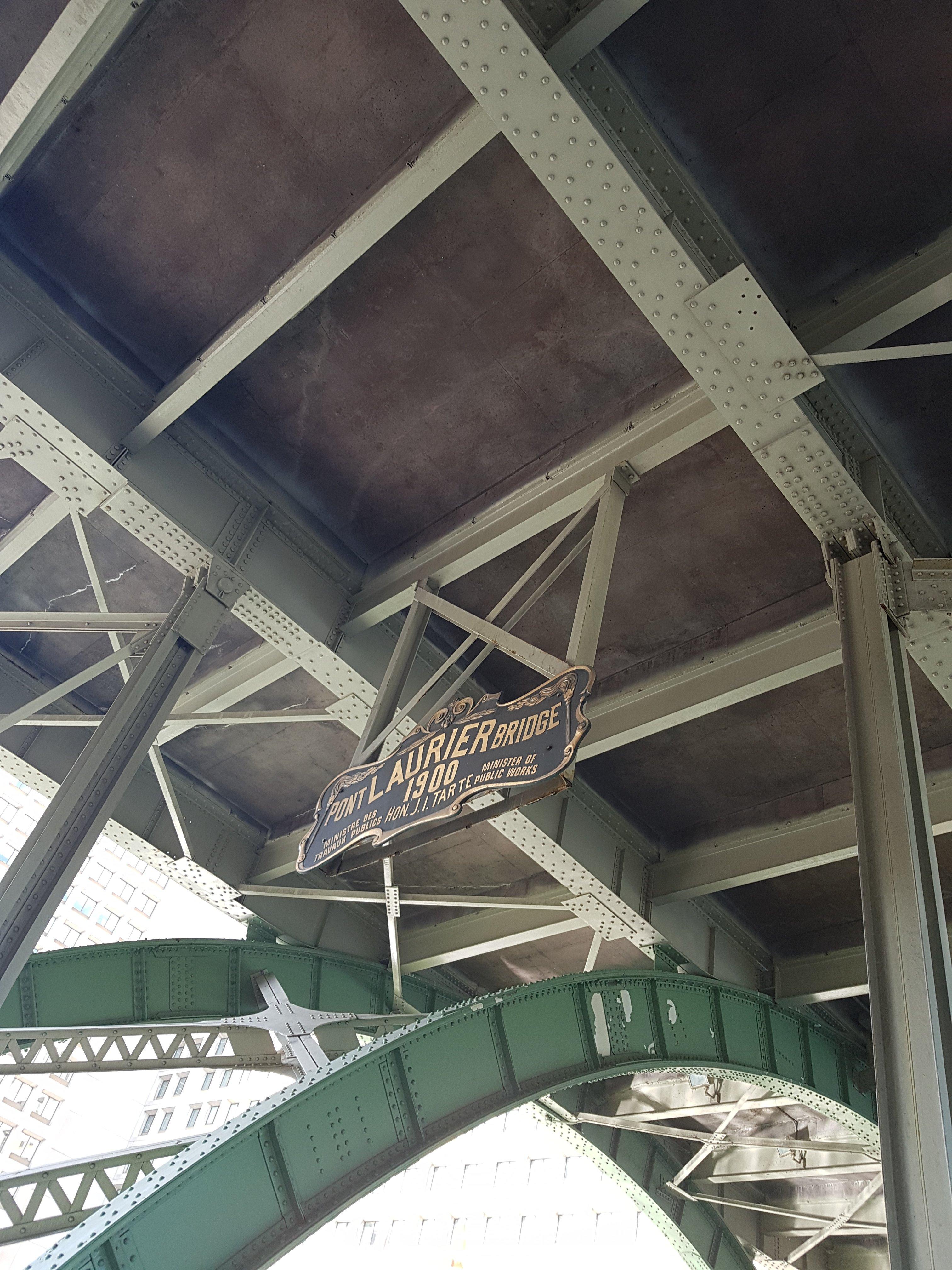 Laurier Avenue Bridge