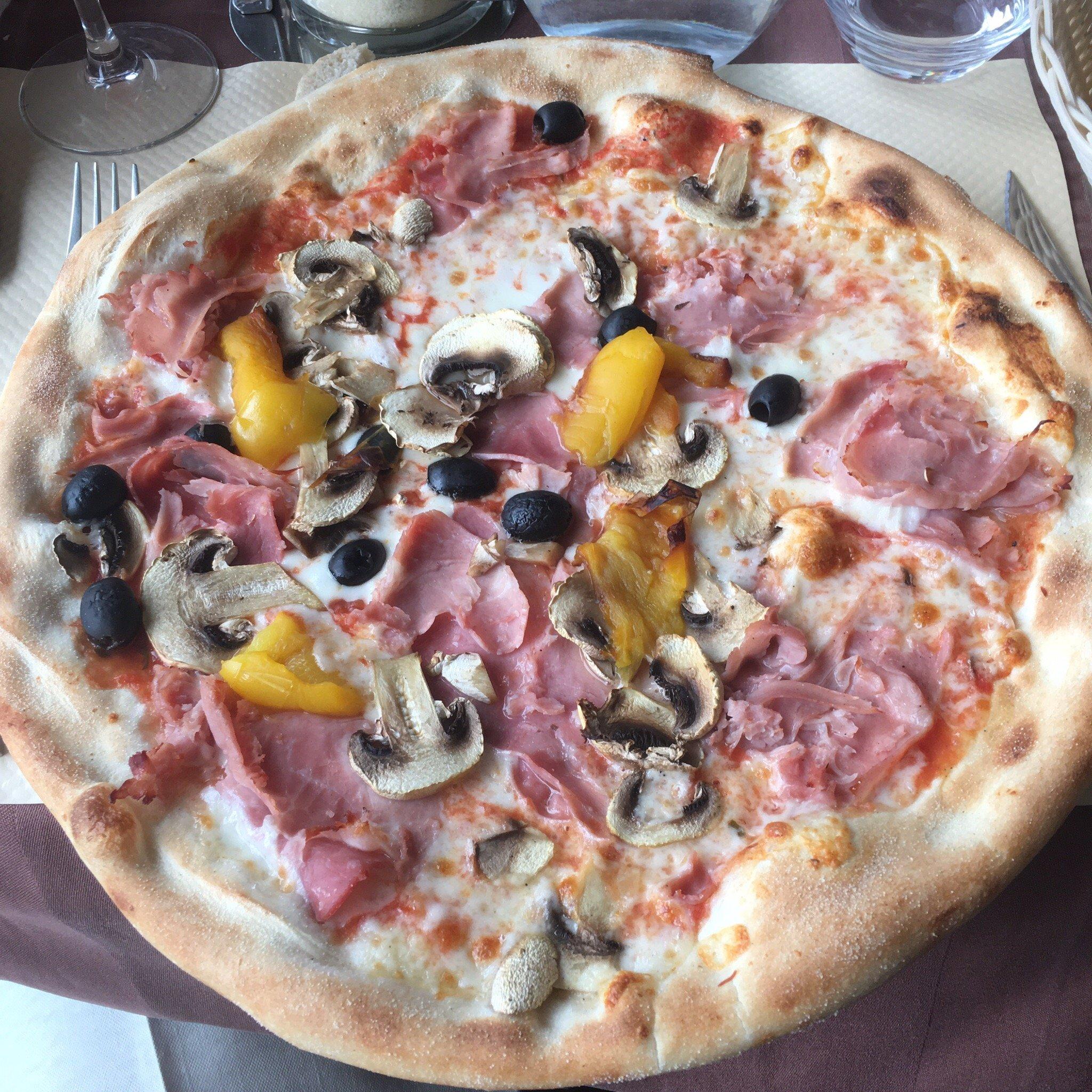 Pizzeria Calabria Mia Restaurant