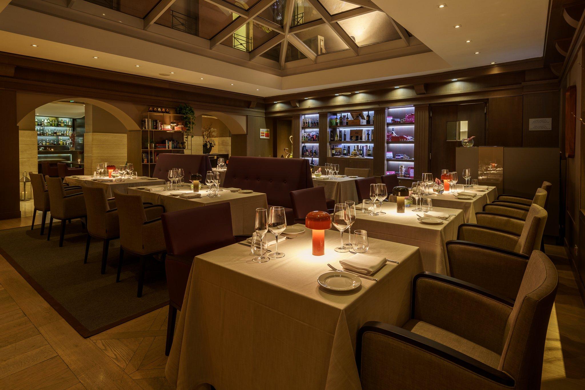 I Sofa Bar & Restaurant