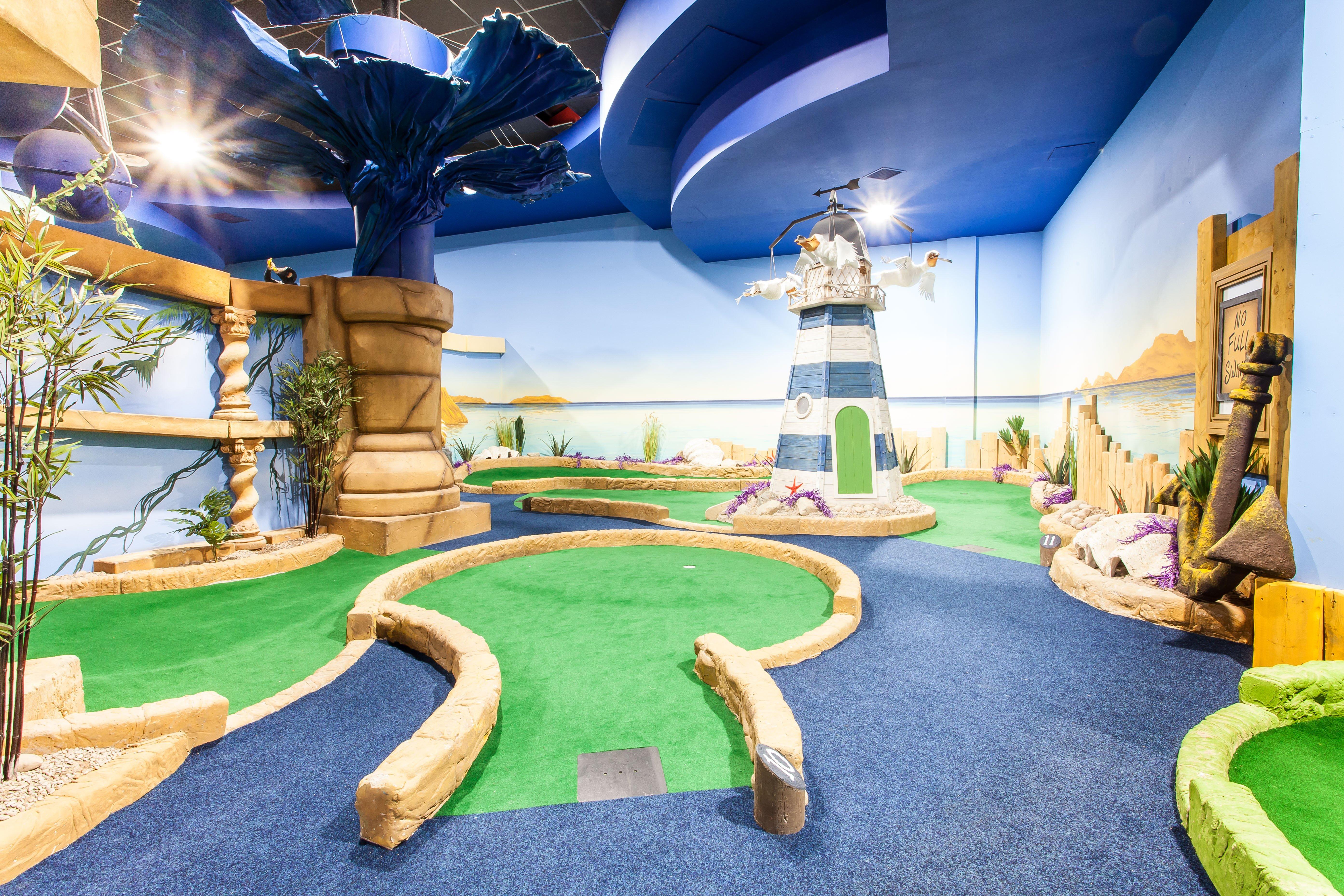 Paradise Island Adventure Golf - Cheshire Oaks