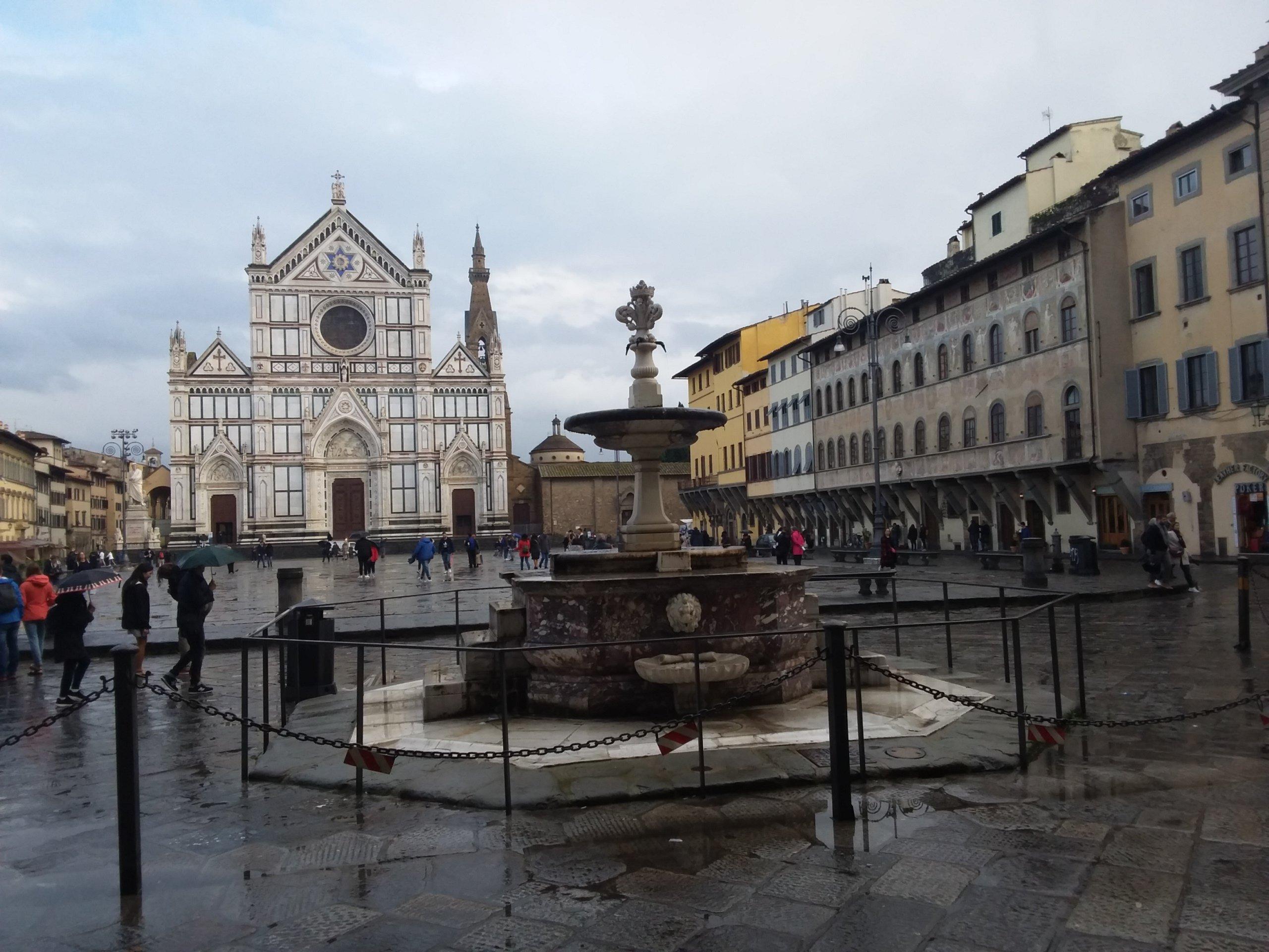 Fontana di Piazza Santa Croce