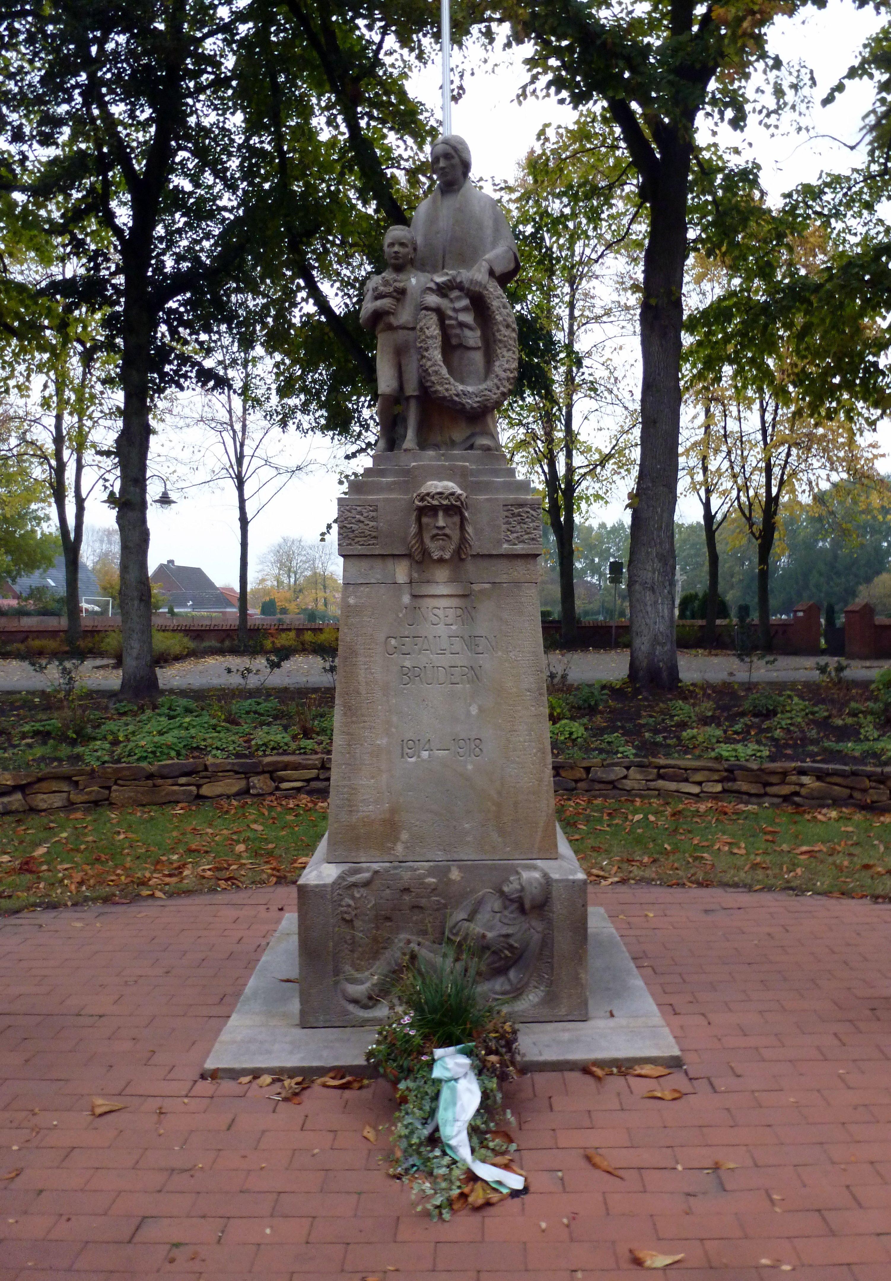Ehrendenkmal der Gefallenen und Vermisten der zwei Weltkriege.