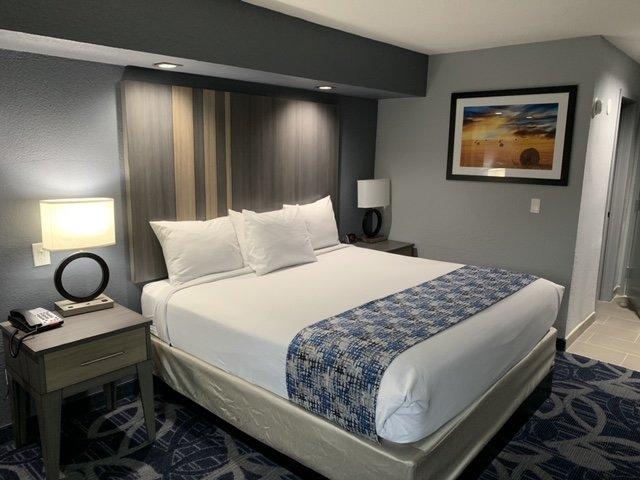 Baymont by Wyndham Shawnee