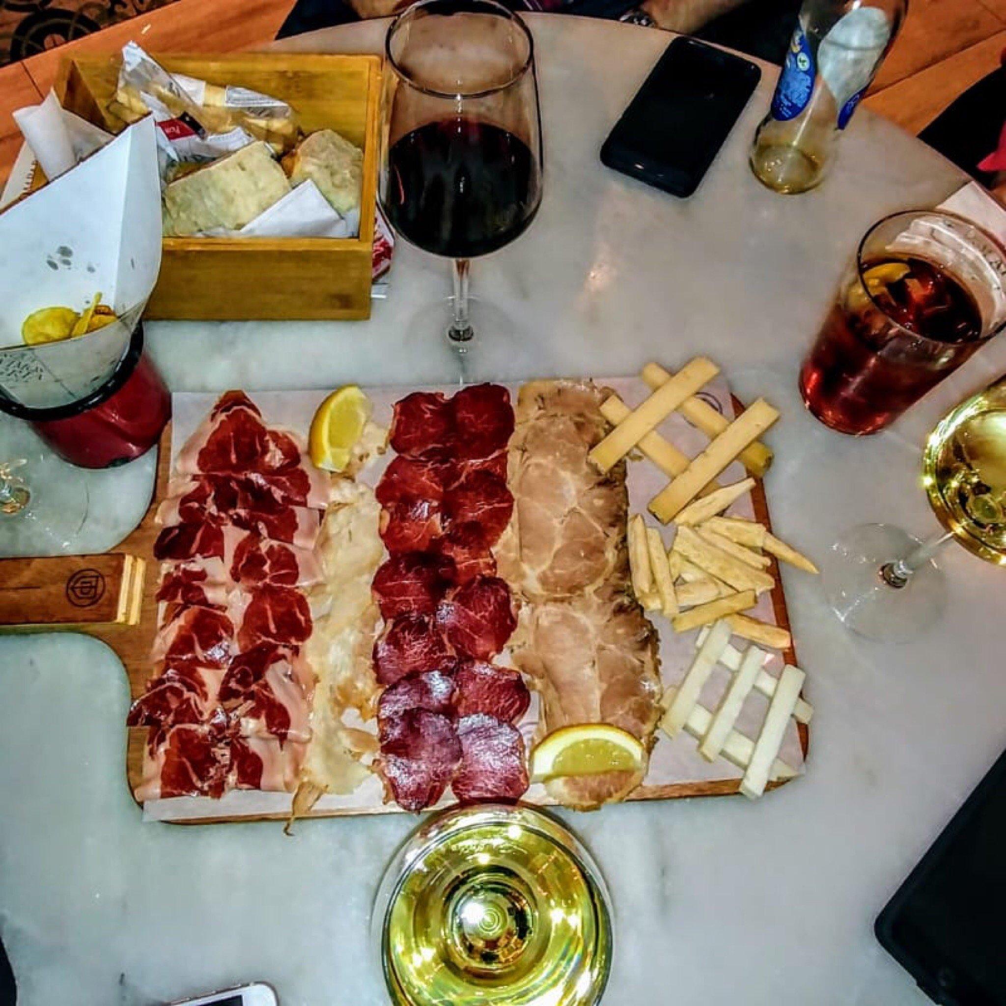 Taberna del Volapie Paseo de la Castellana 124