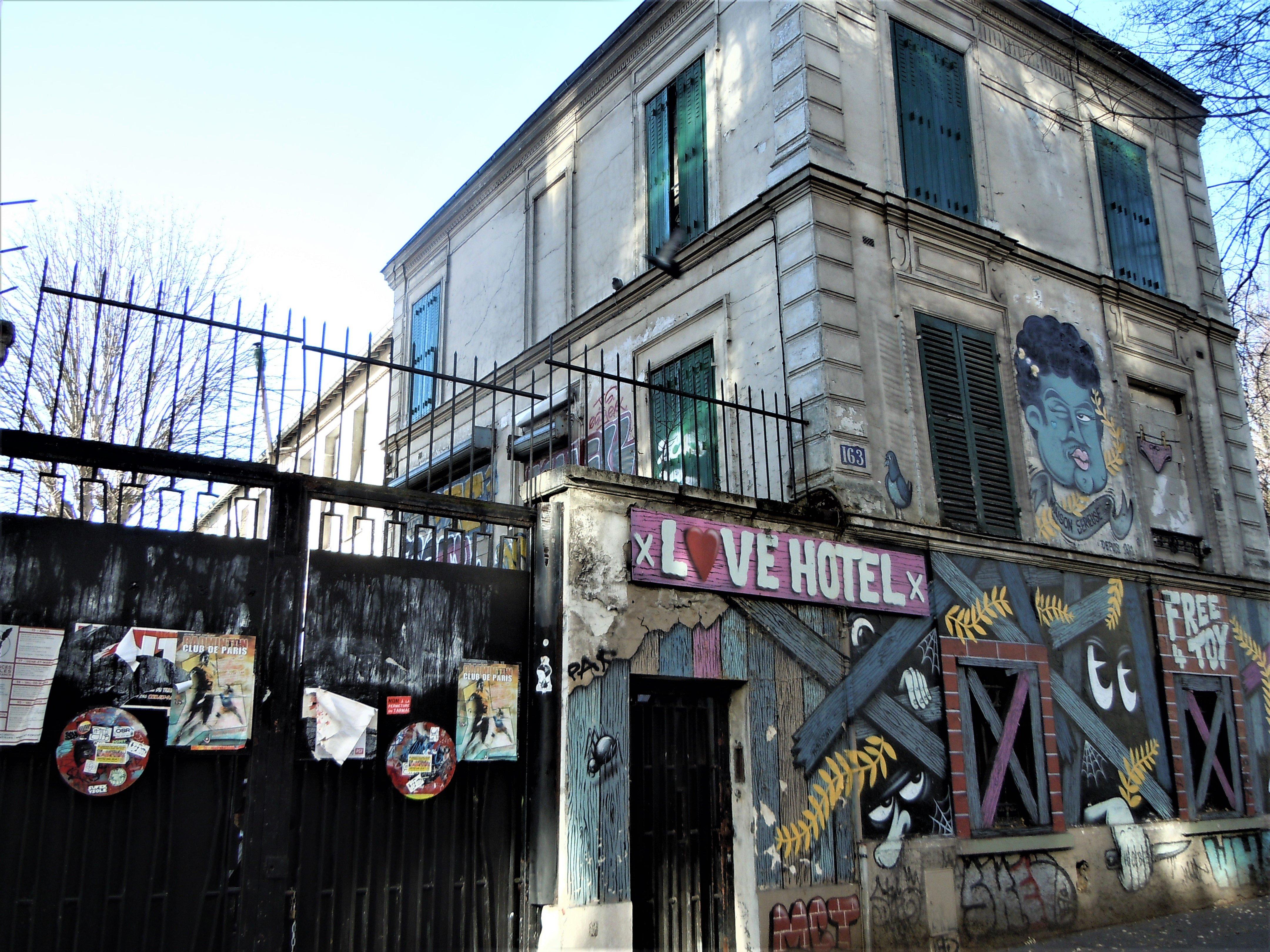 Fresque Love Hotel
