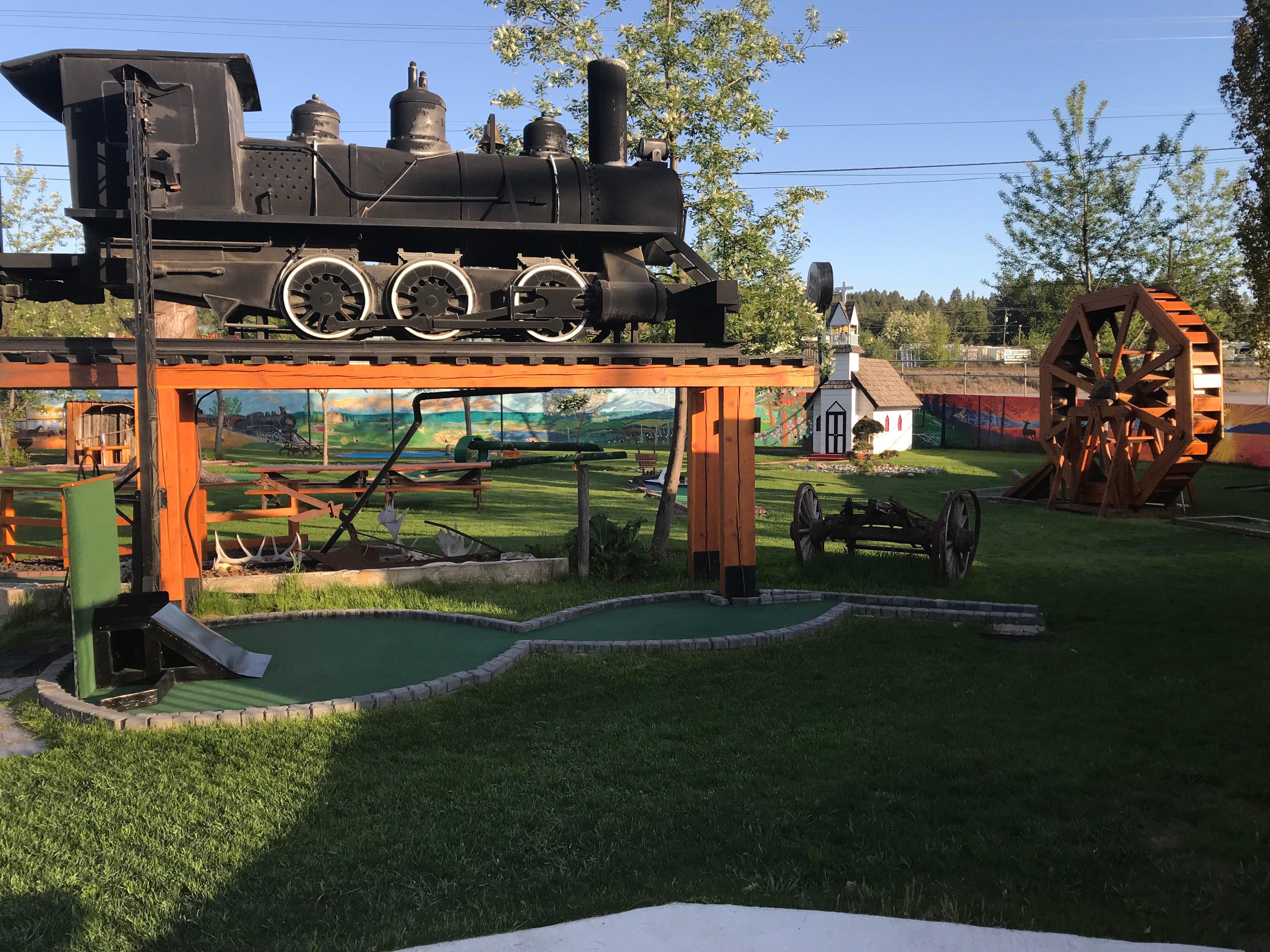 Elizabeth Lake Lodge Mini Golf