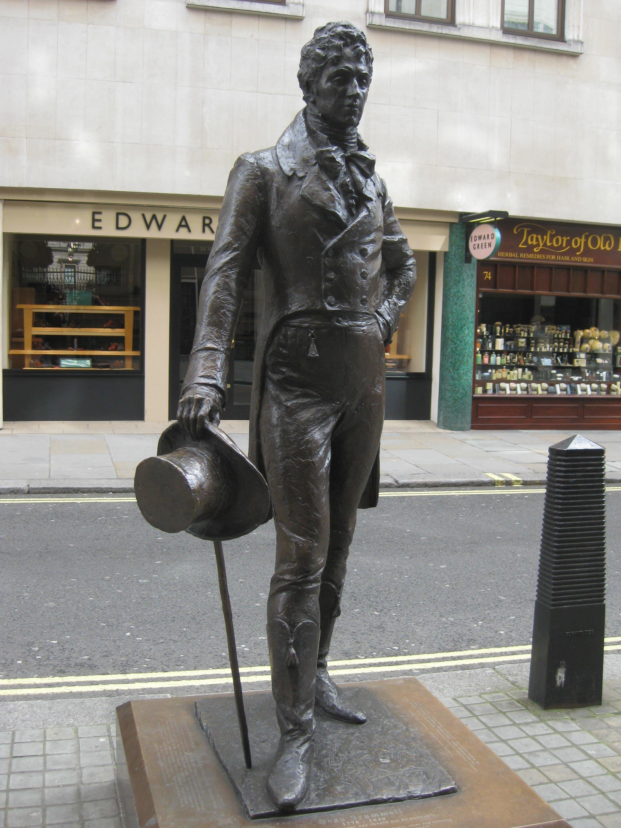 Beau Brummell Statue