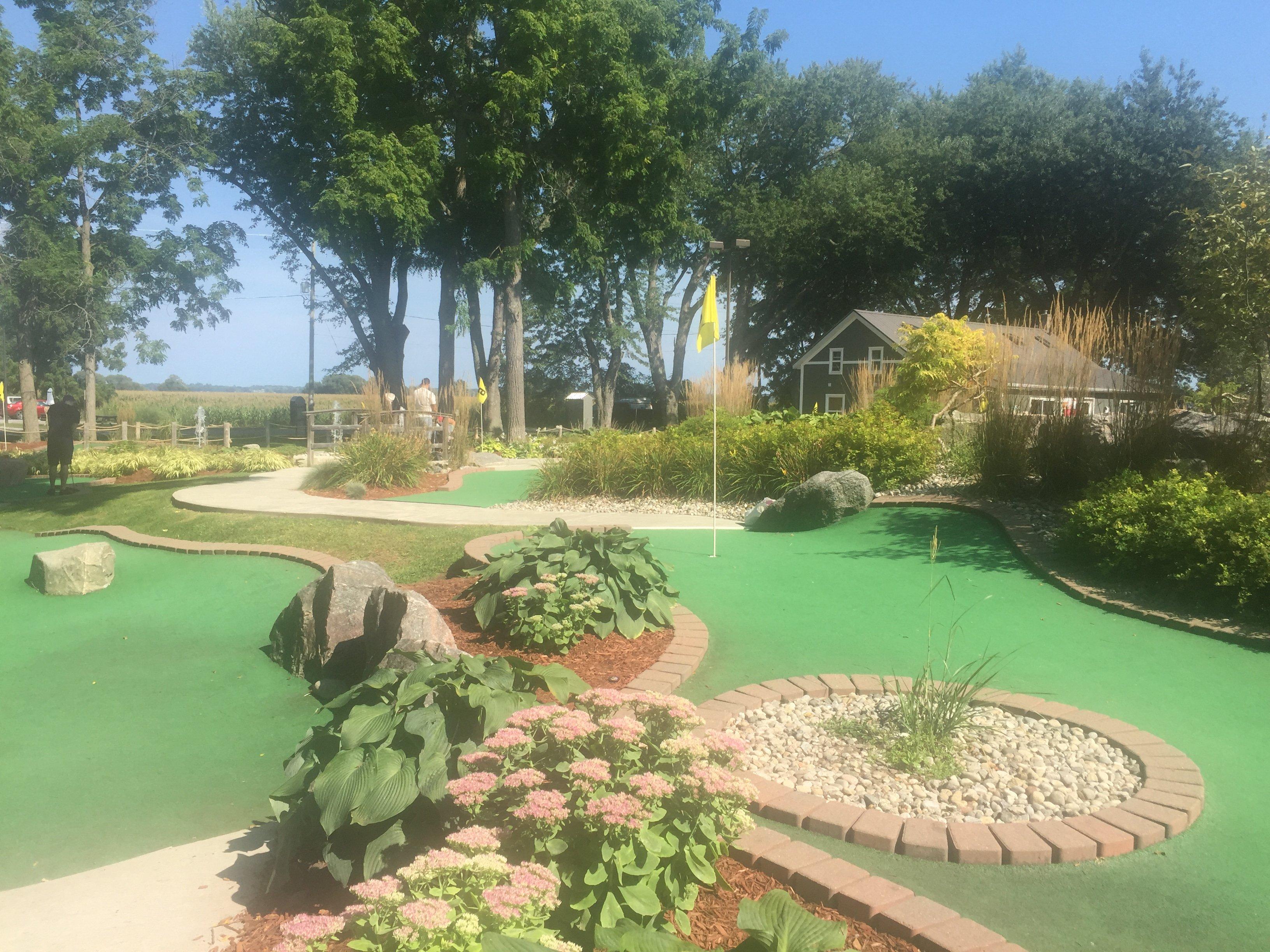 Caddy Shack Mini Golf