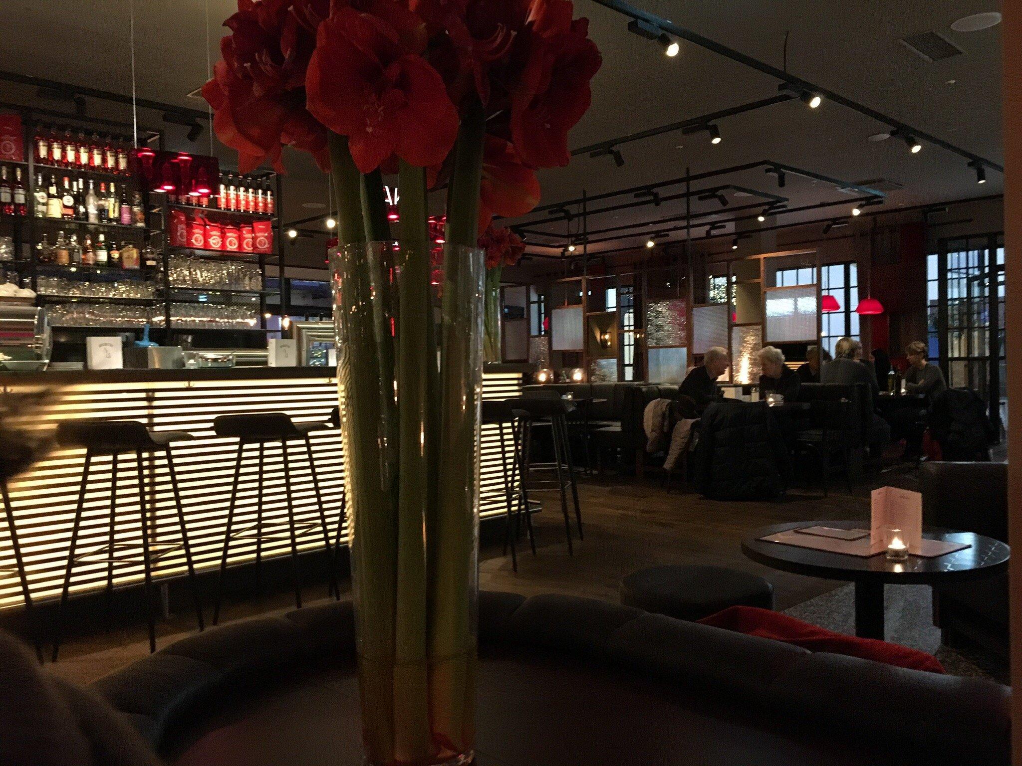 L'Osteria Wien Auhof Center