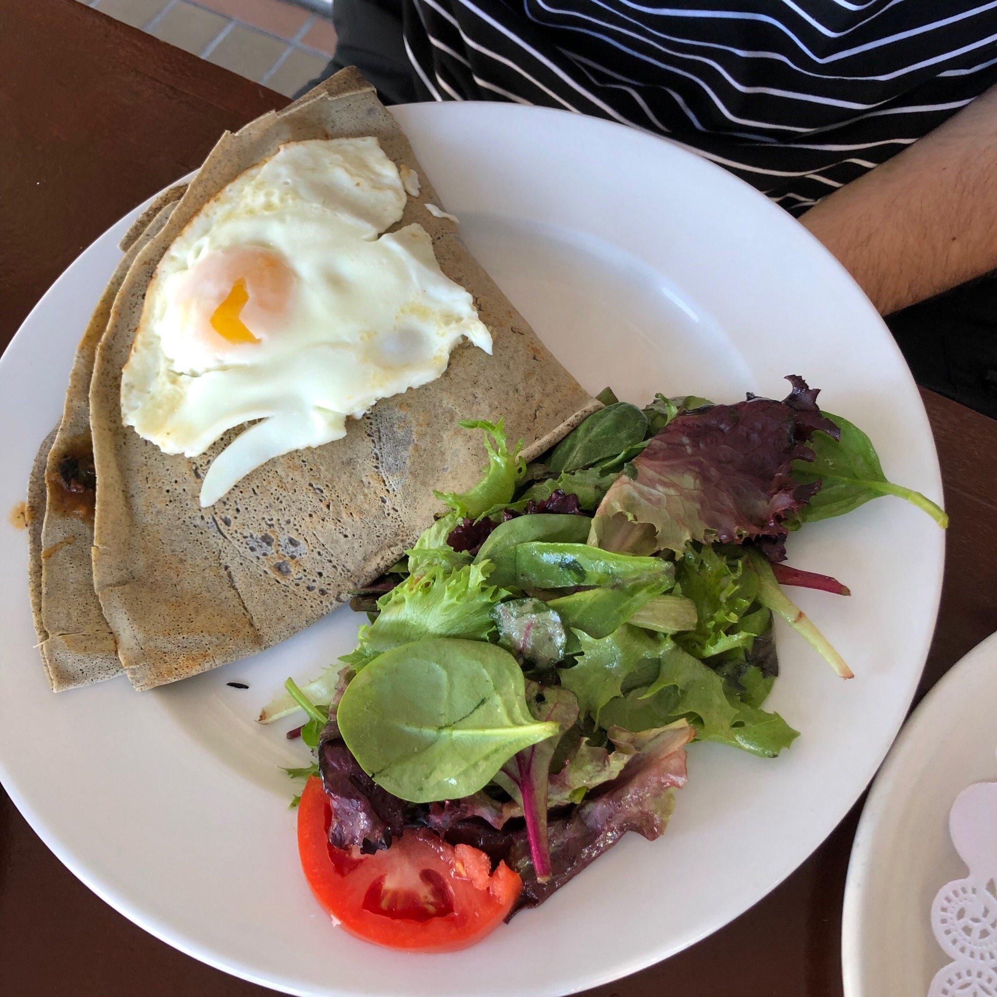 La Crepe Bistro