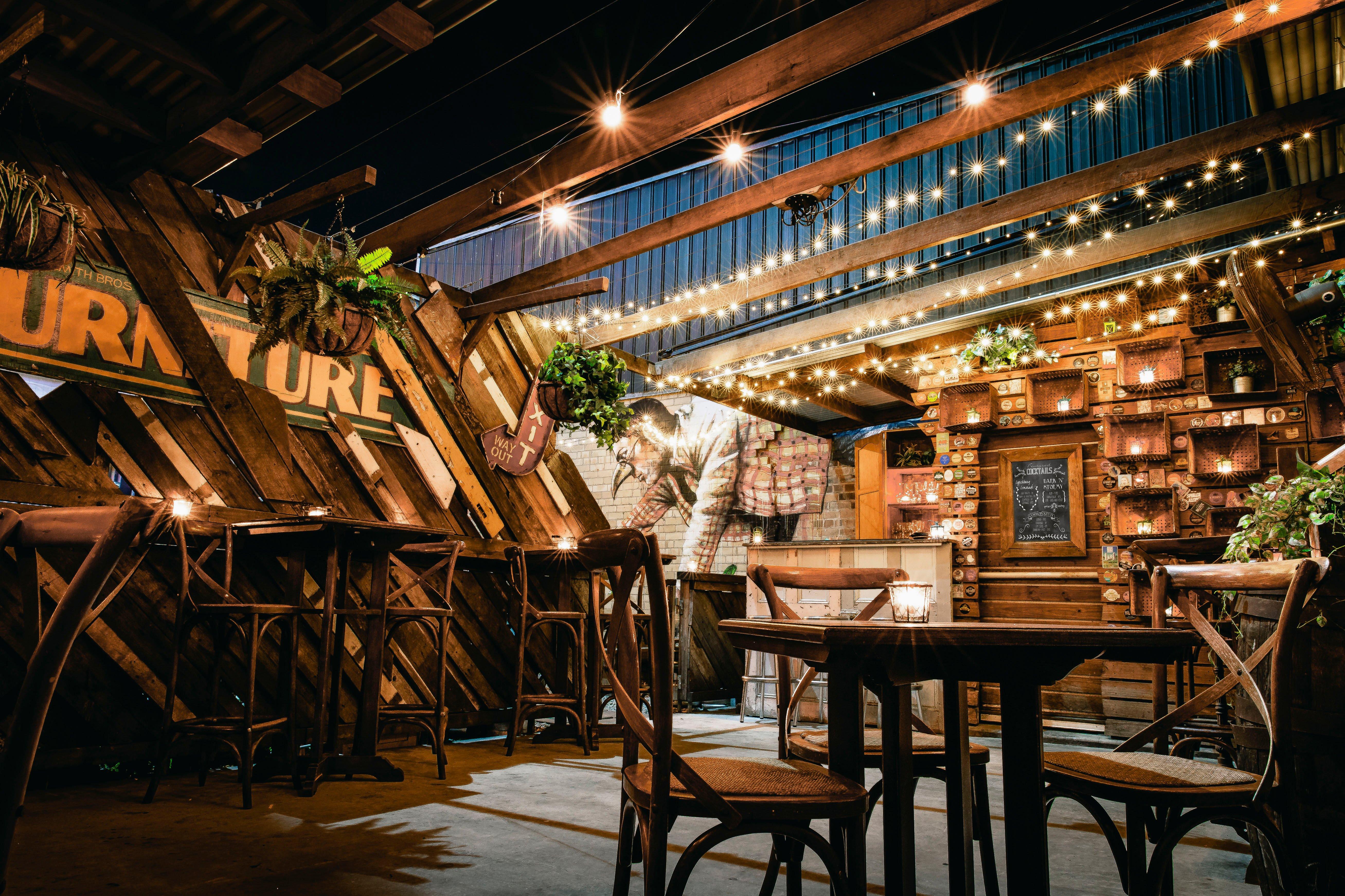 Canvas Cocktail & Wine Bar