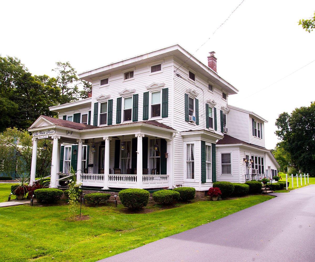 Antique and Irish Welch House B&B