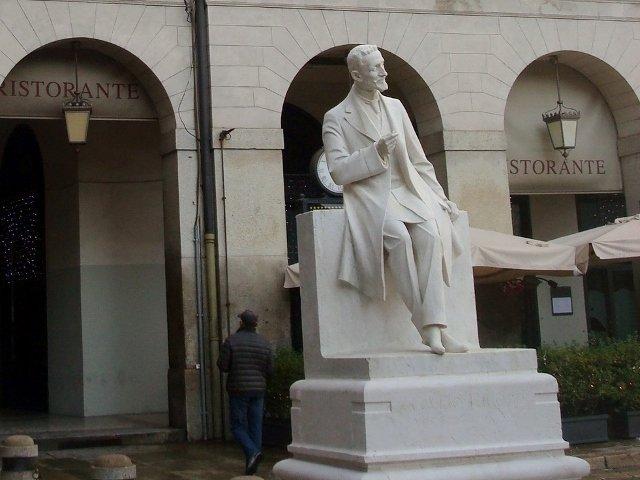 Monumento a Giulio Ricordi