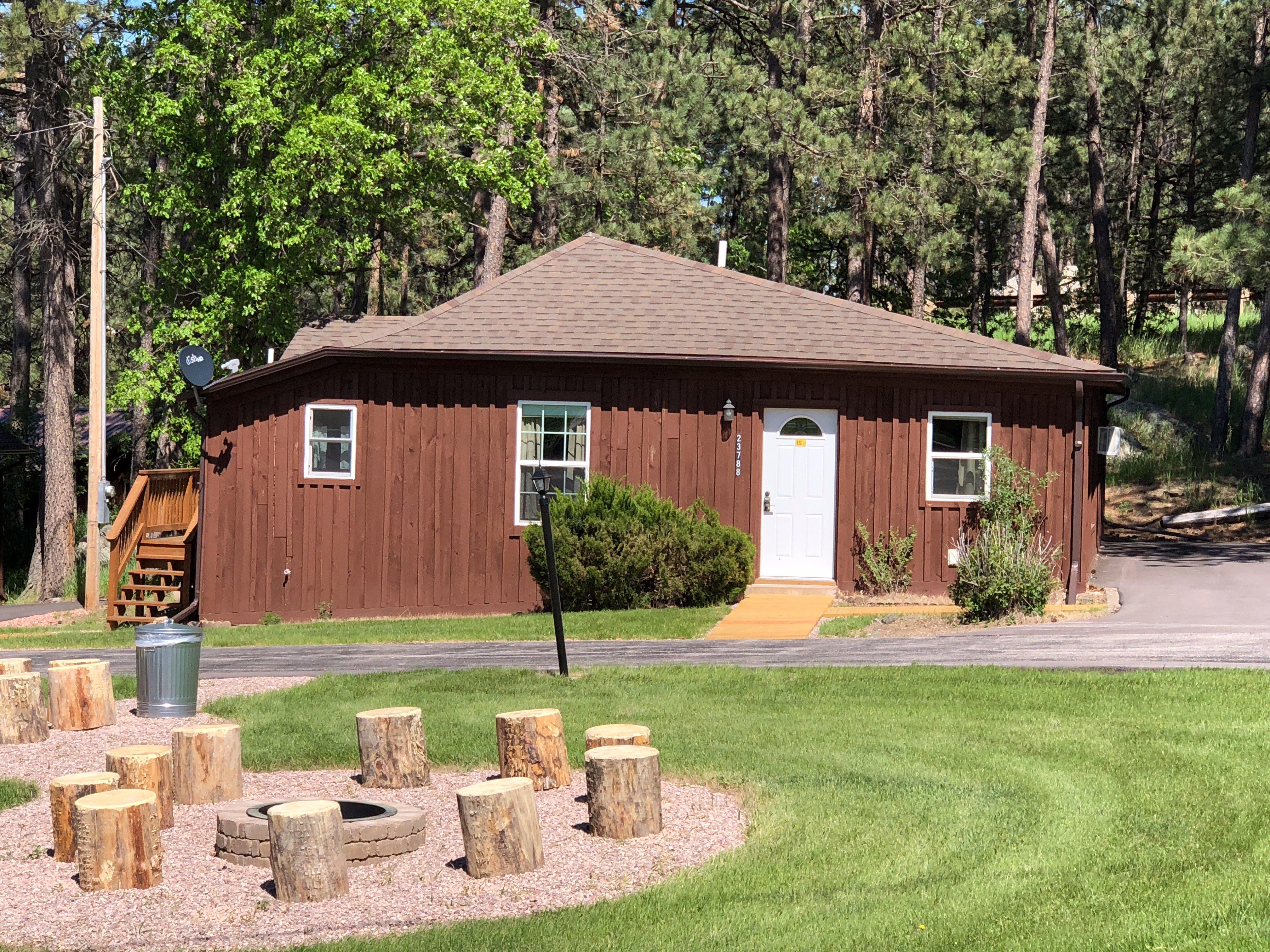 Rockerville Lodge & Cabins