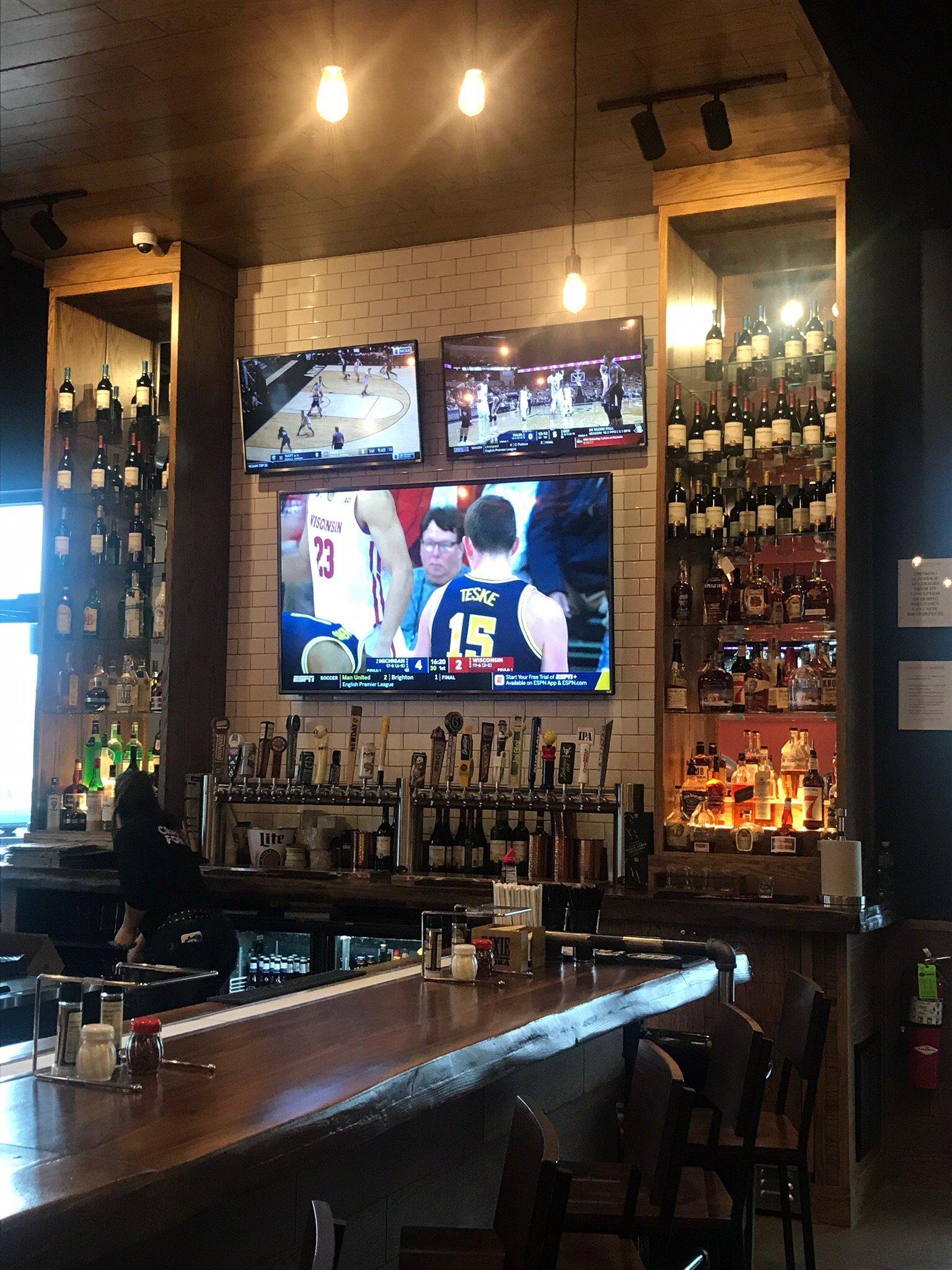 Boombozz Craft Pizza & Taphouse