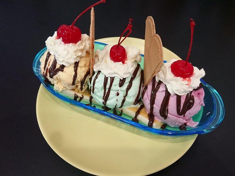 Ciurleo's, Ice Cream and Waffle House