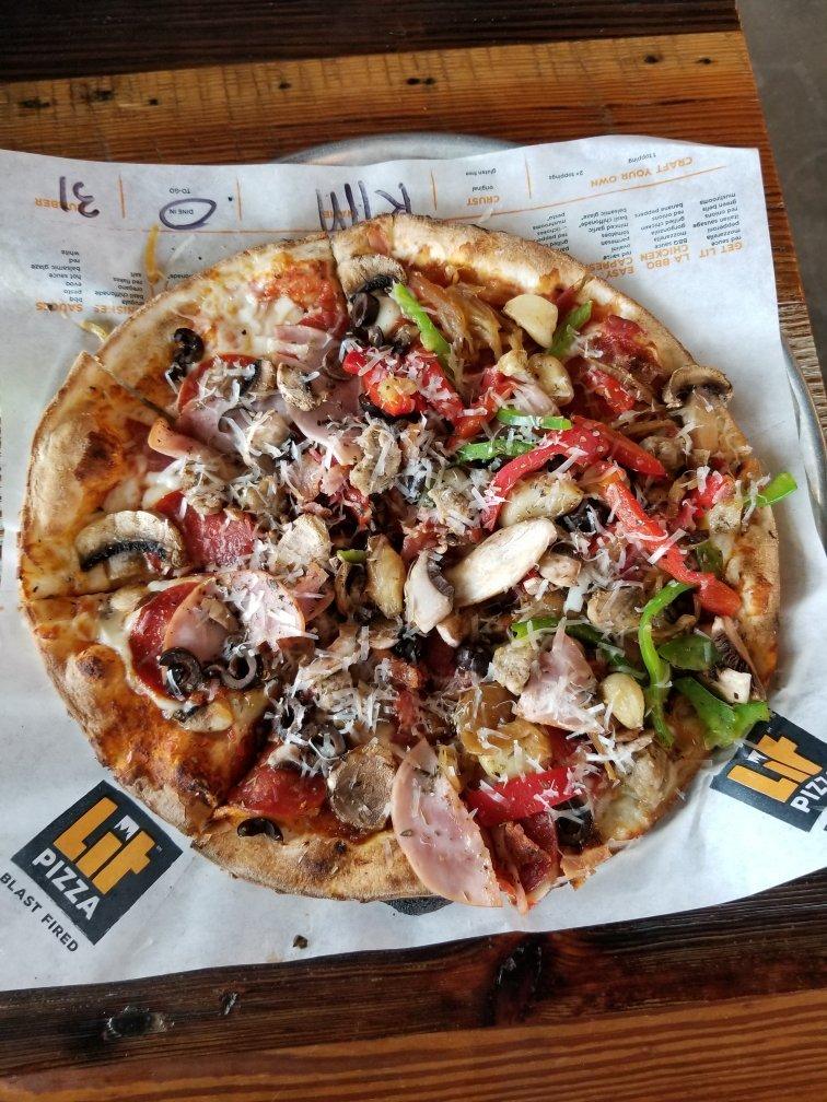 Lit Pizza