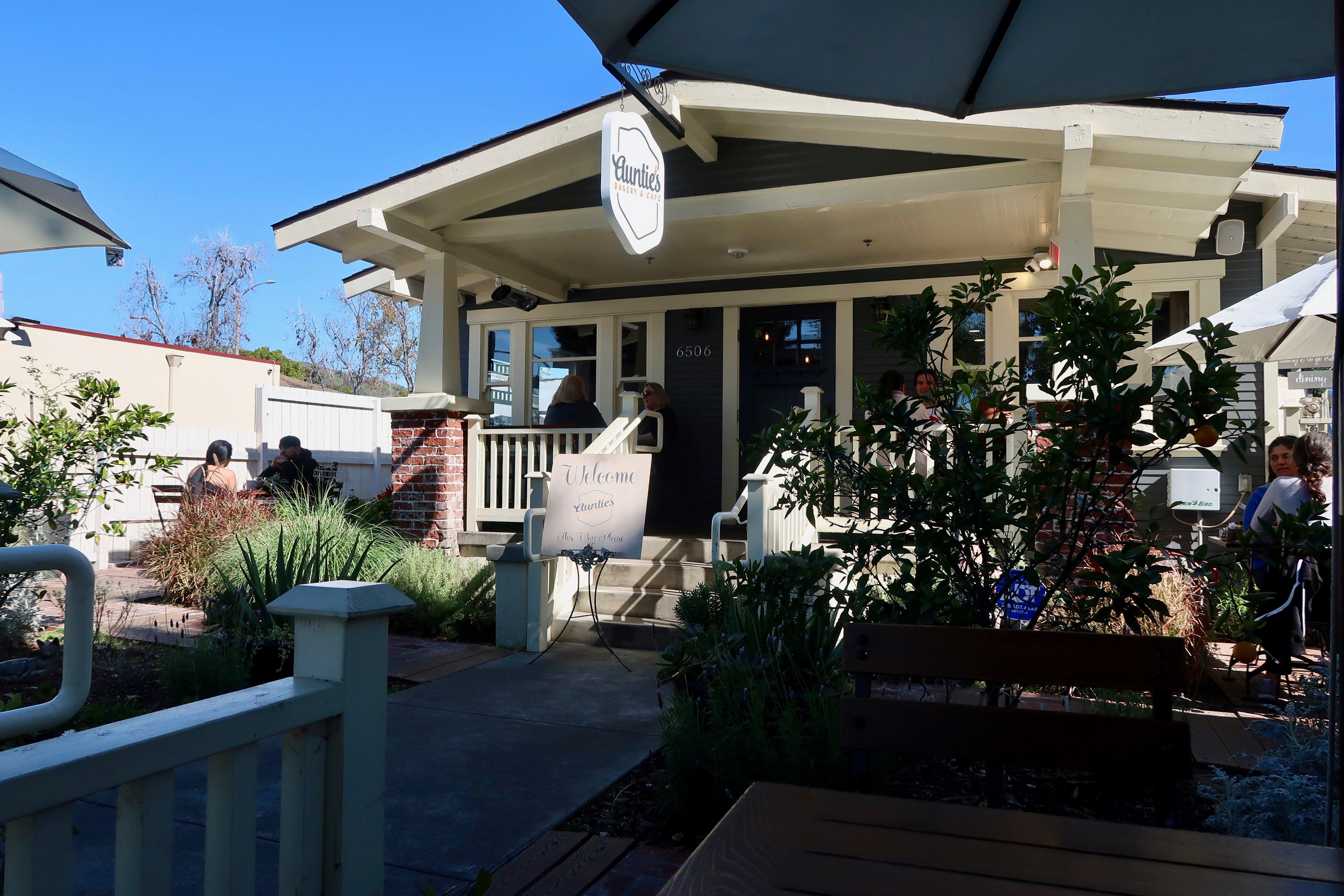 Aunties Bakery & Cafe