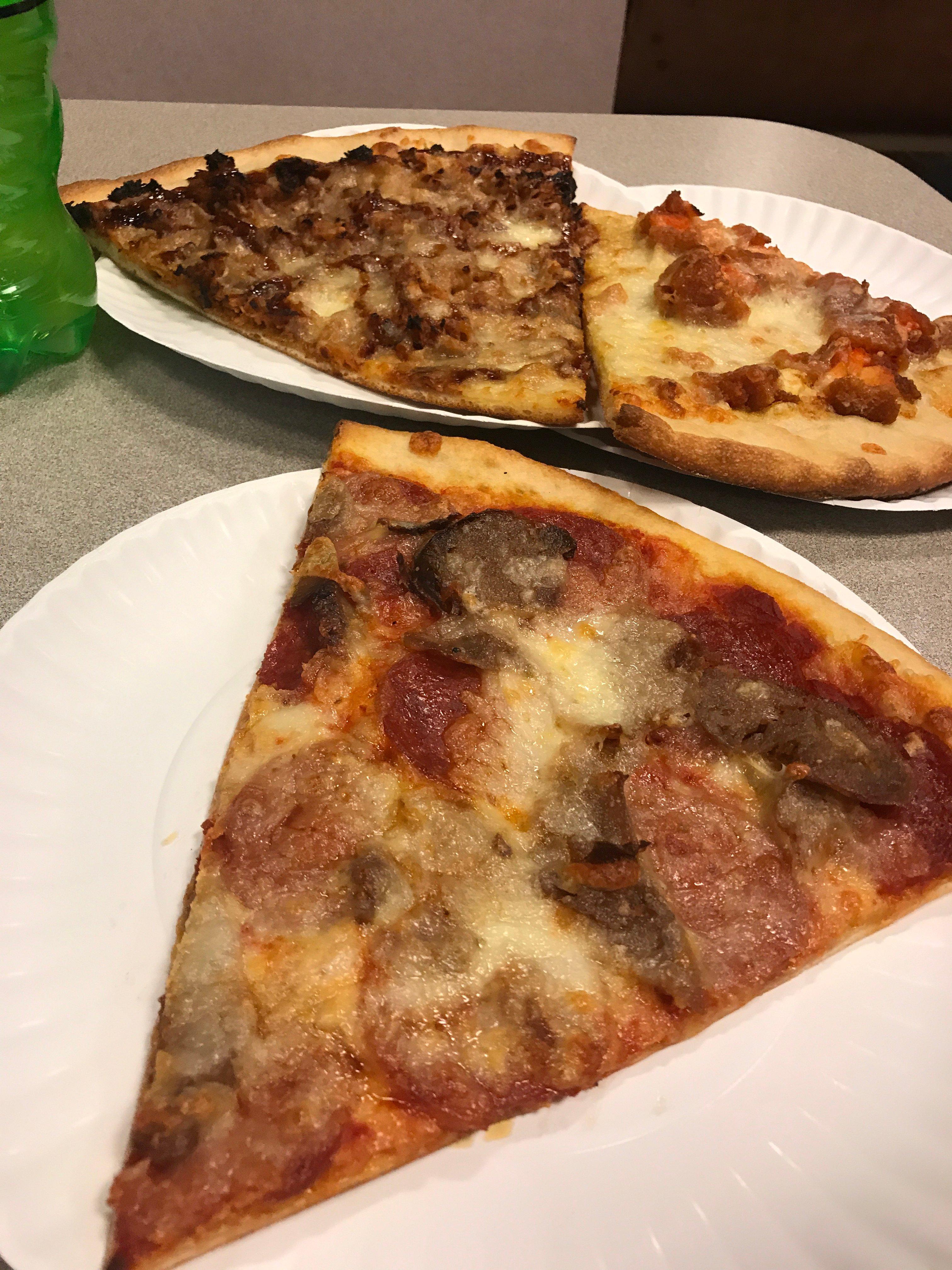 Mama's Pizza