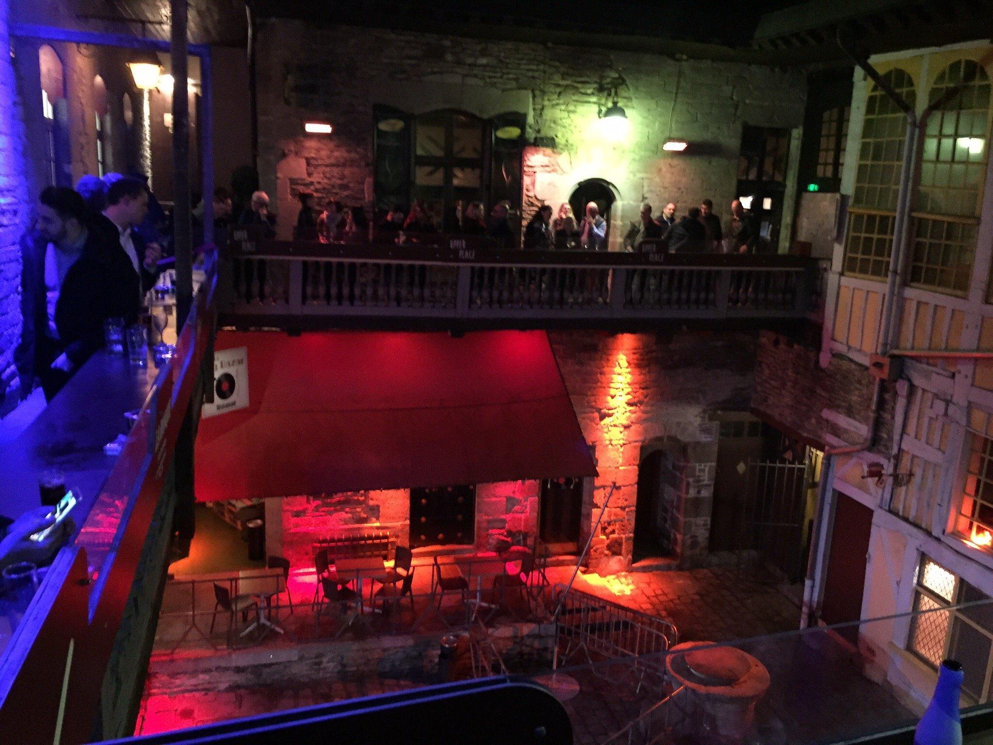 La Banque Pub Cocktail