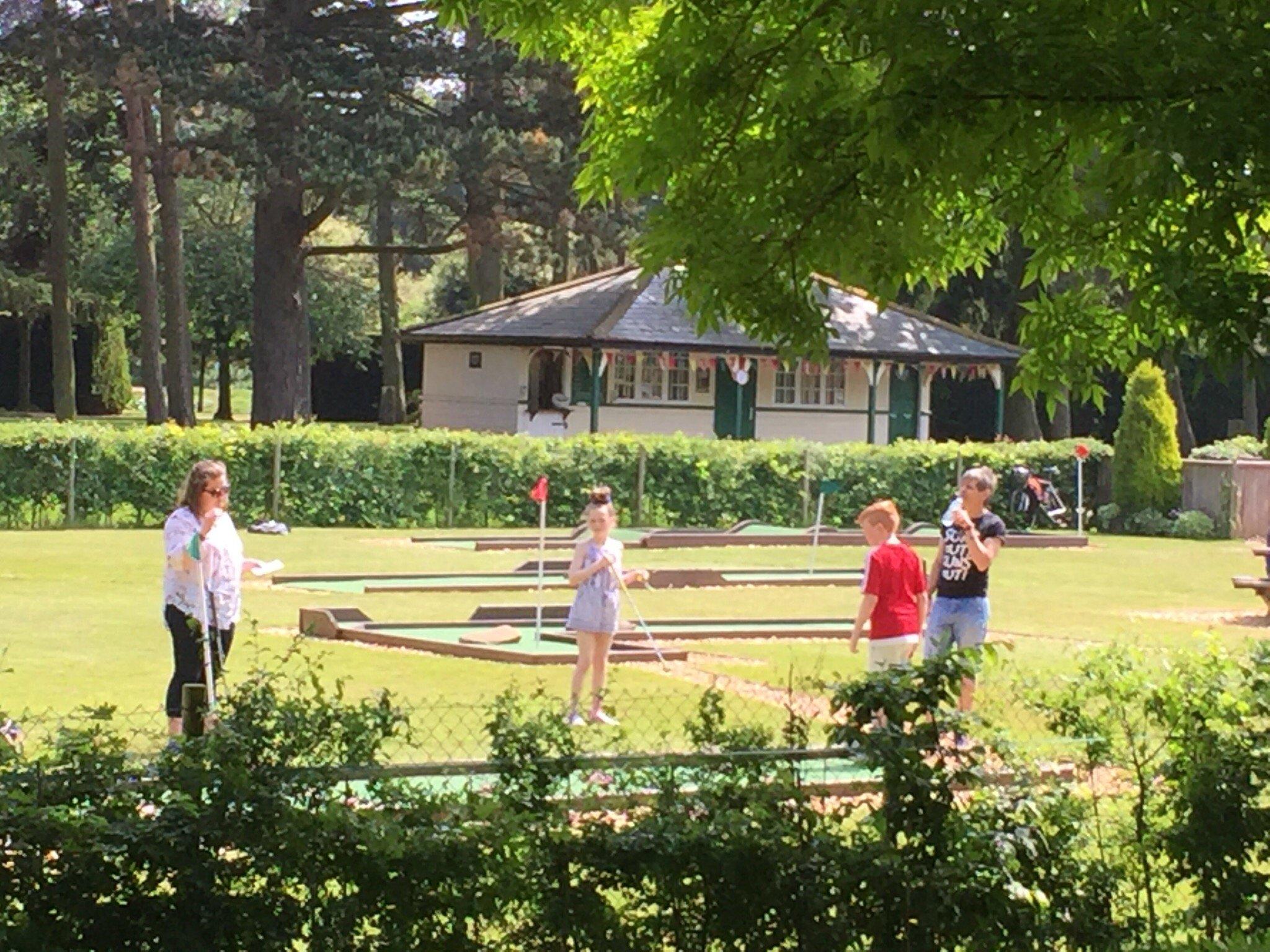 Eaton Park Crazy Golf and Putting