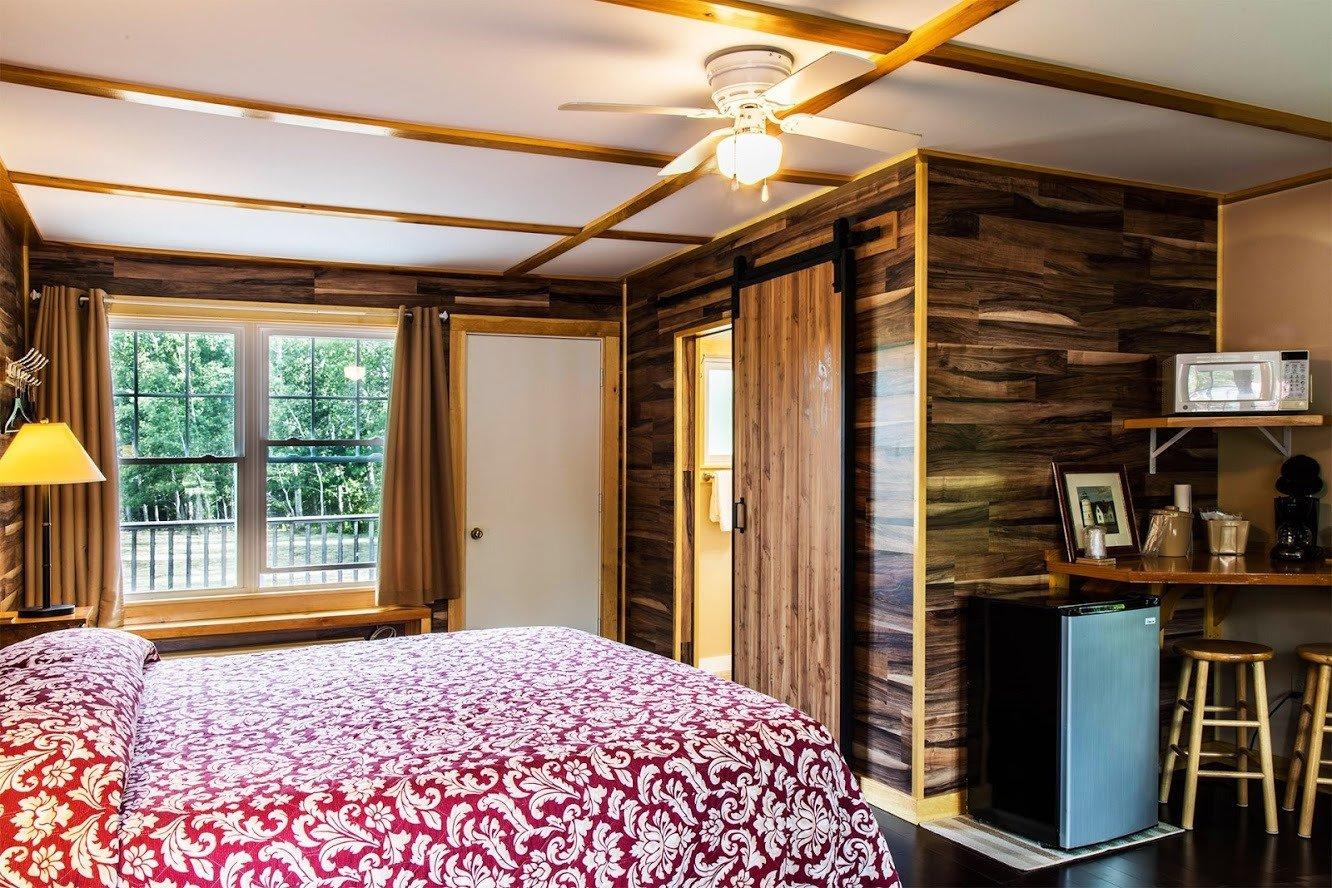 Eden Village Motel & Cottages