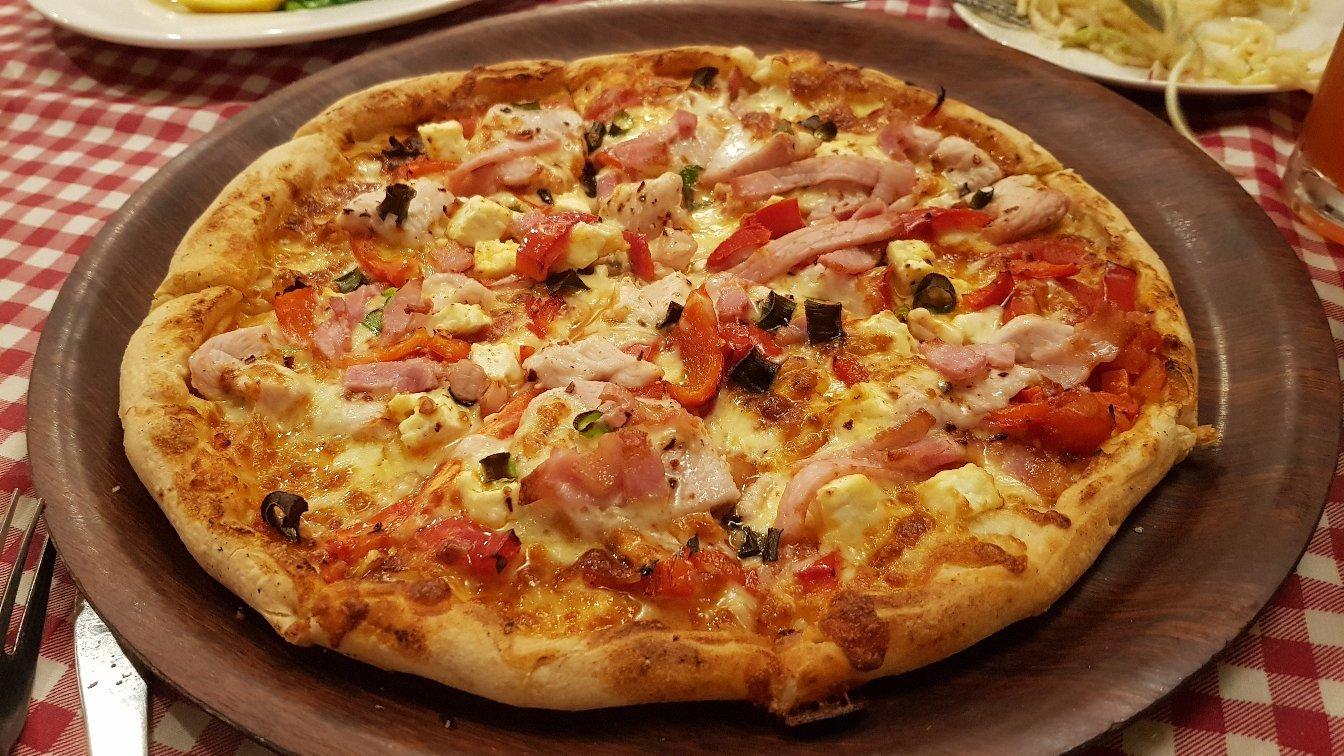 Fannie Bay Super Pizza Italian Restaurant