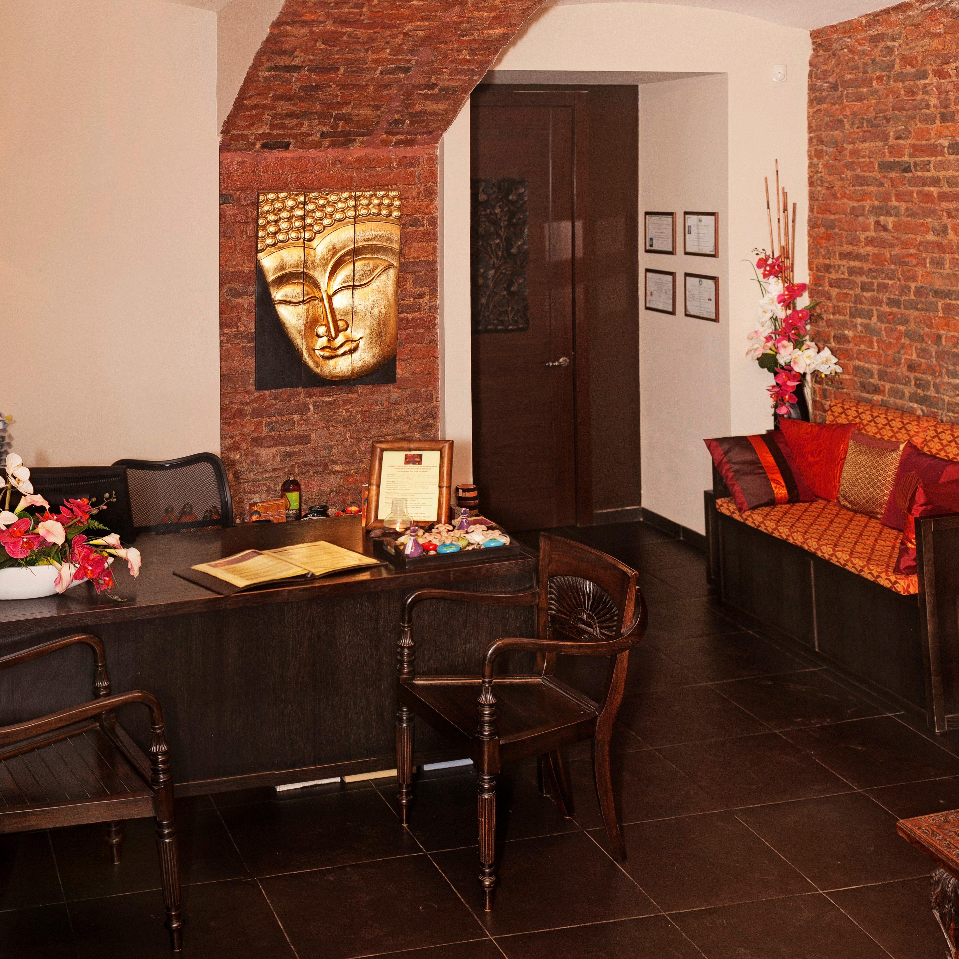 ROYAL THAI Konyushennaya