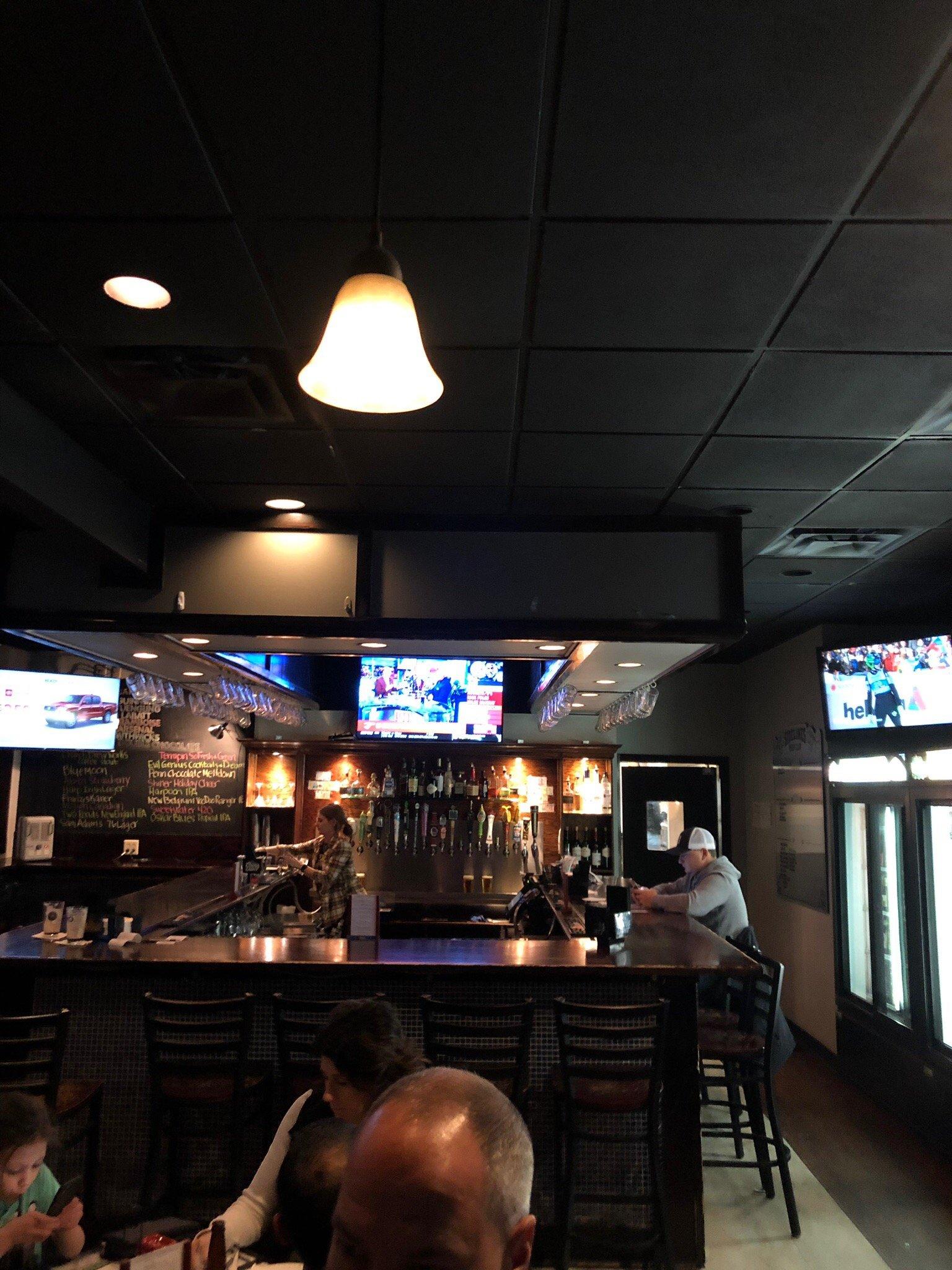 Sidelines Bar & Grill