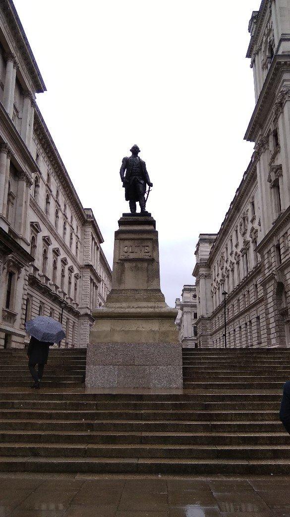 Statue of Robert Clive