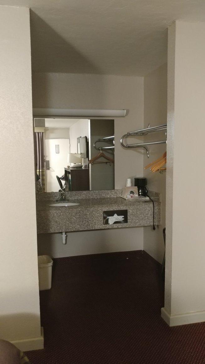 Super 8 by Wyndham Oklahoma/Frontier City