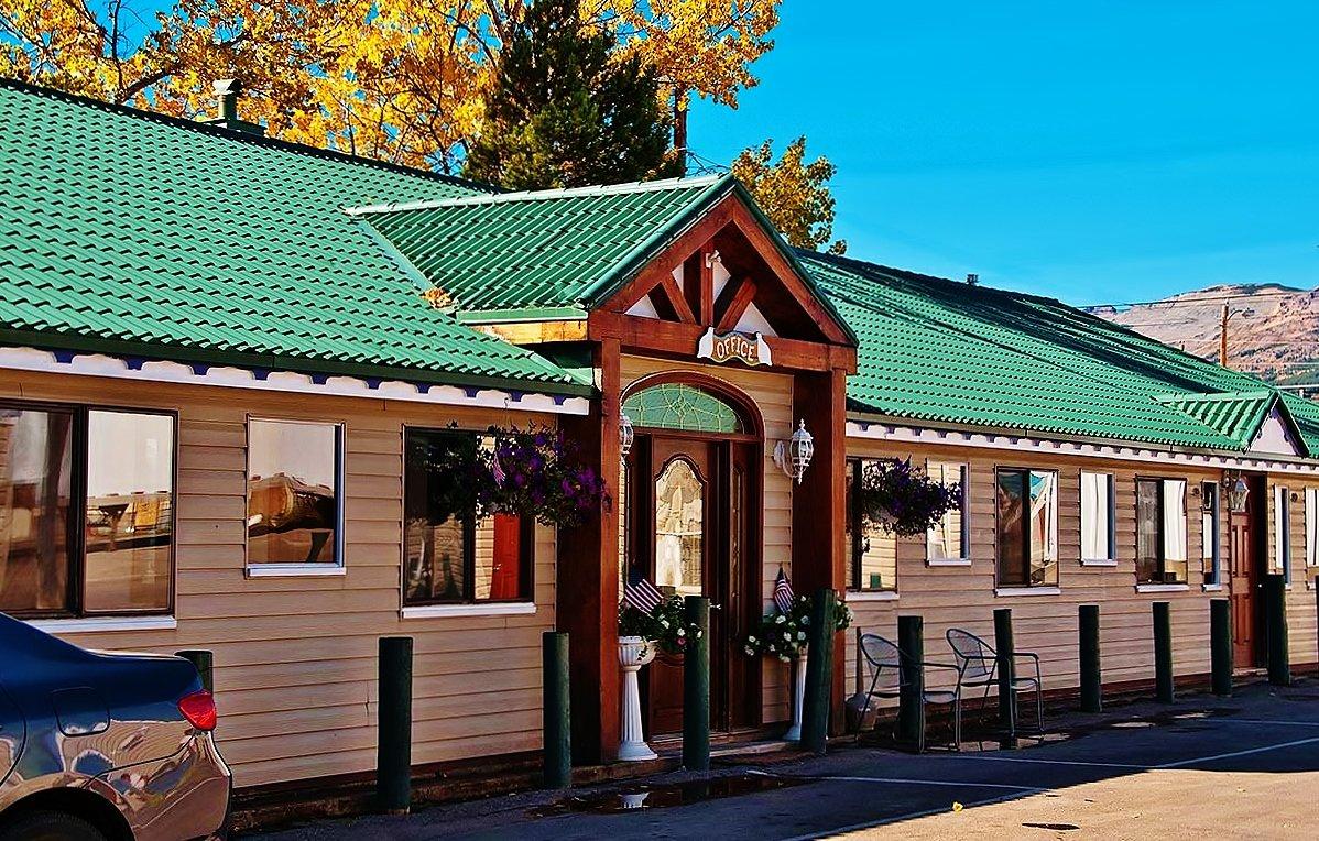 Dancing Bears Inn Db Boutique And Cabins