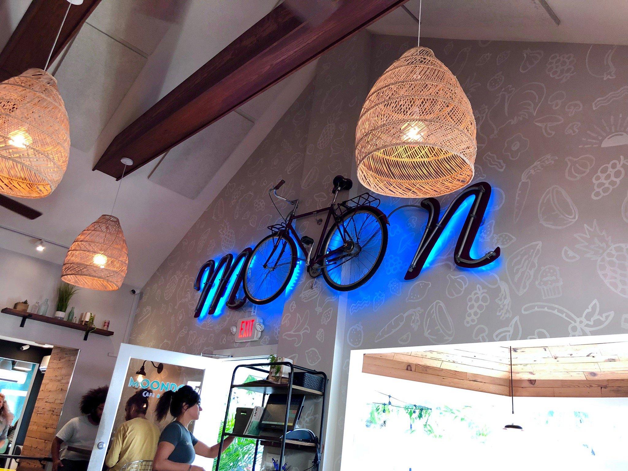 Moondog Cafe & Bakery