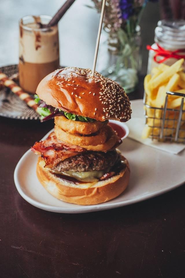 Elly Cafe Melrose Park