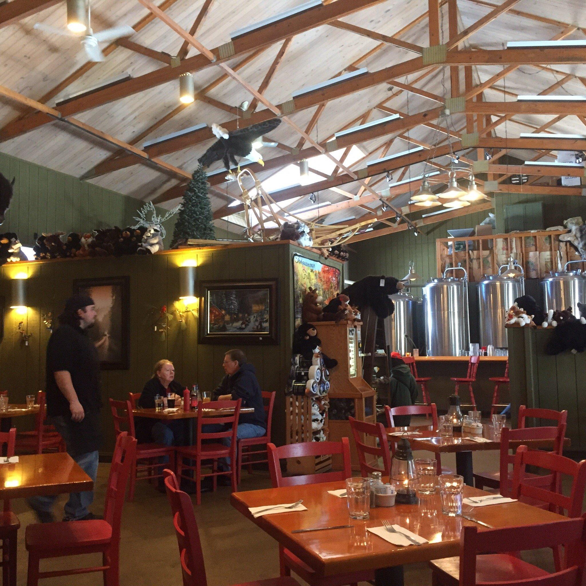 Tahquamenon Falls Brewery & Pub