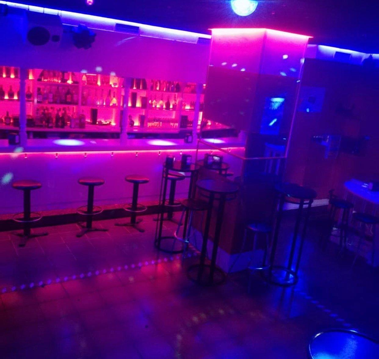 Disco pub EL PATO Mojado