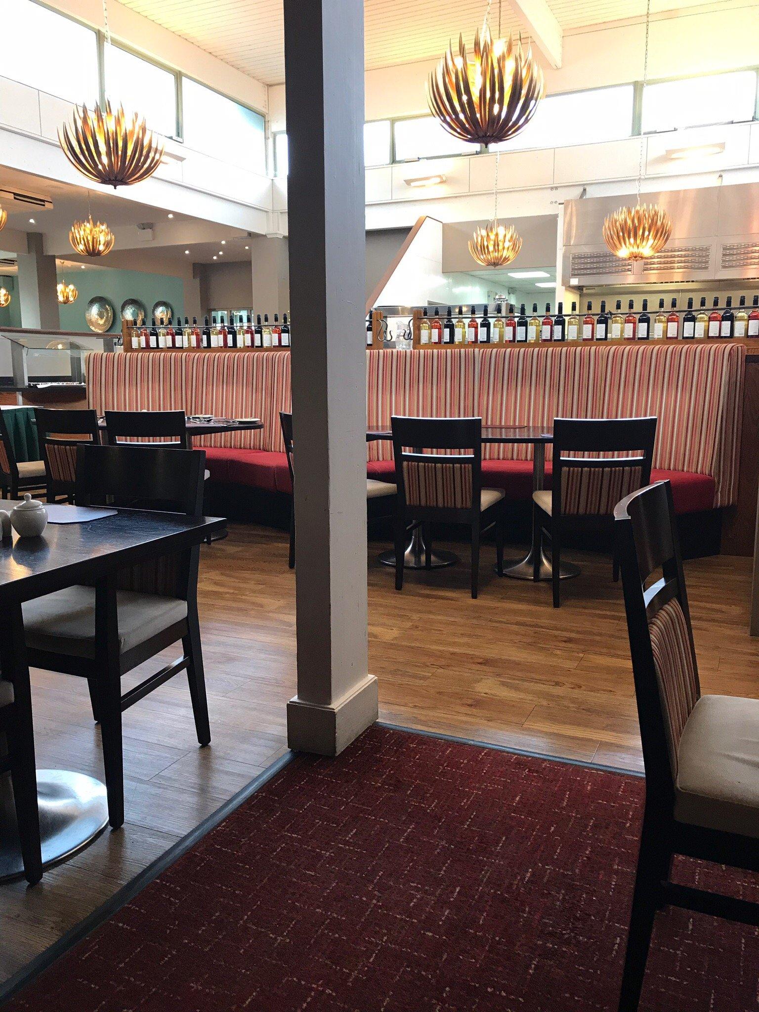 Blunsdon House Hotel