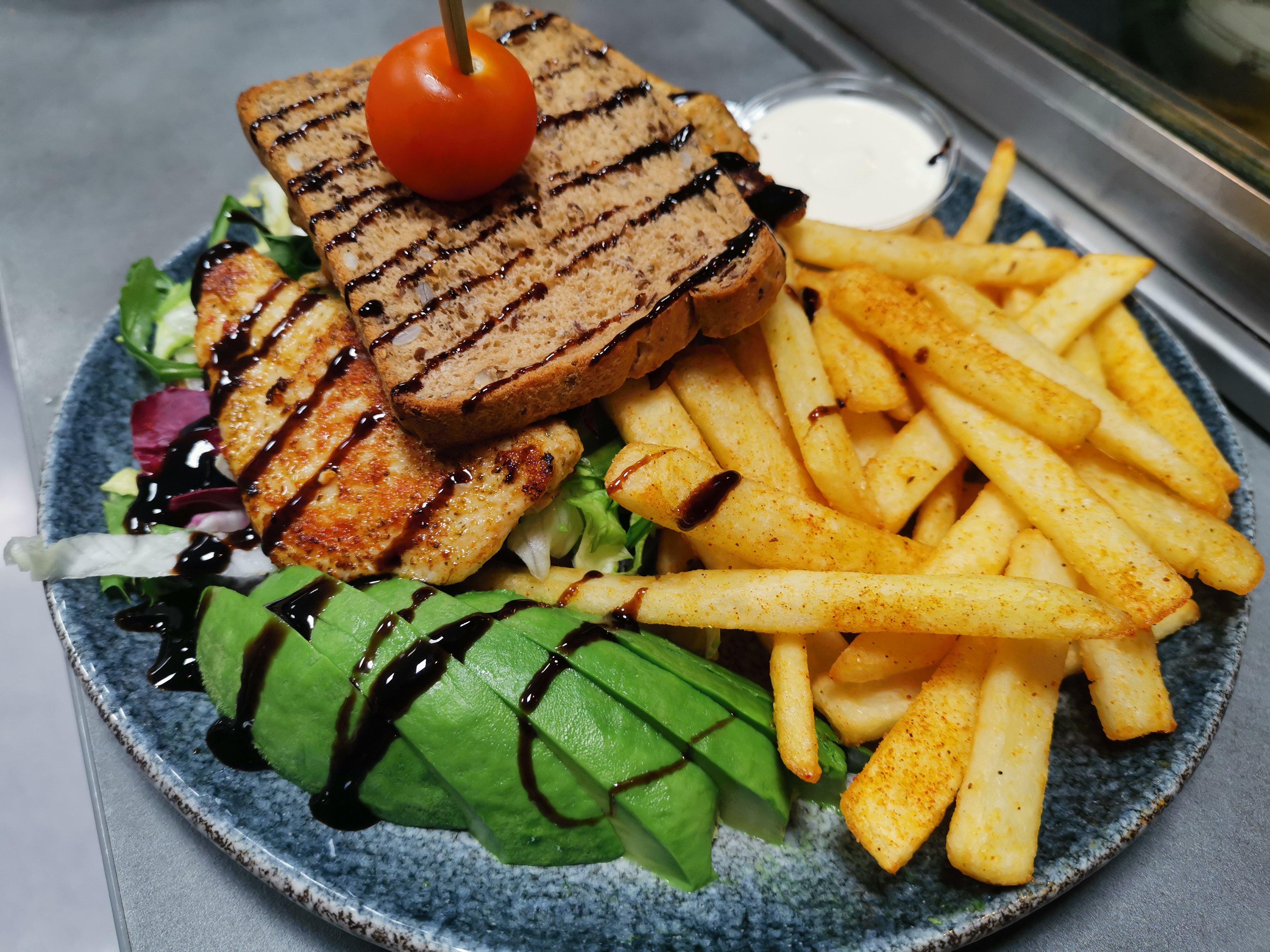 Meet & Eat Cafe-Bistro