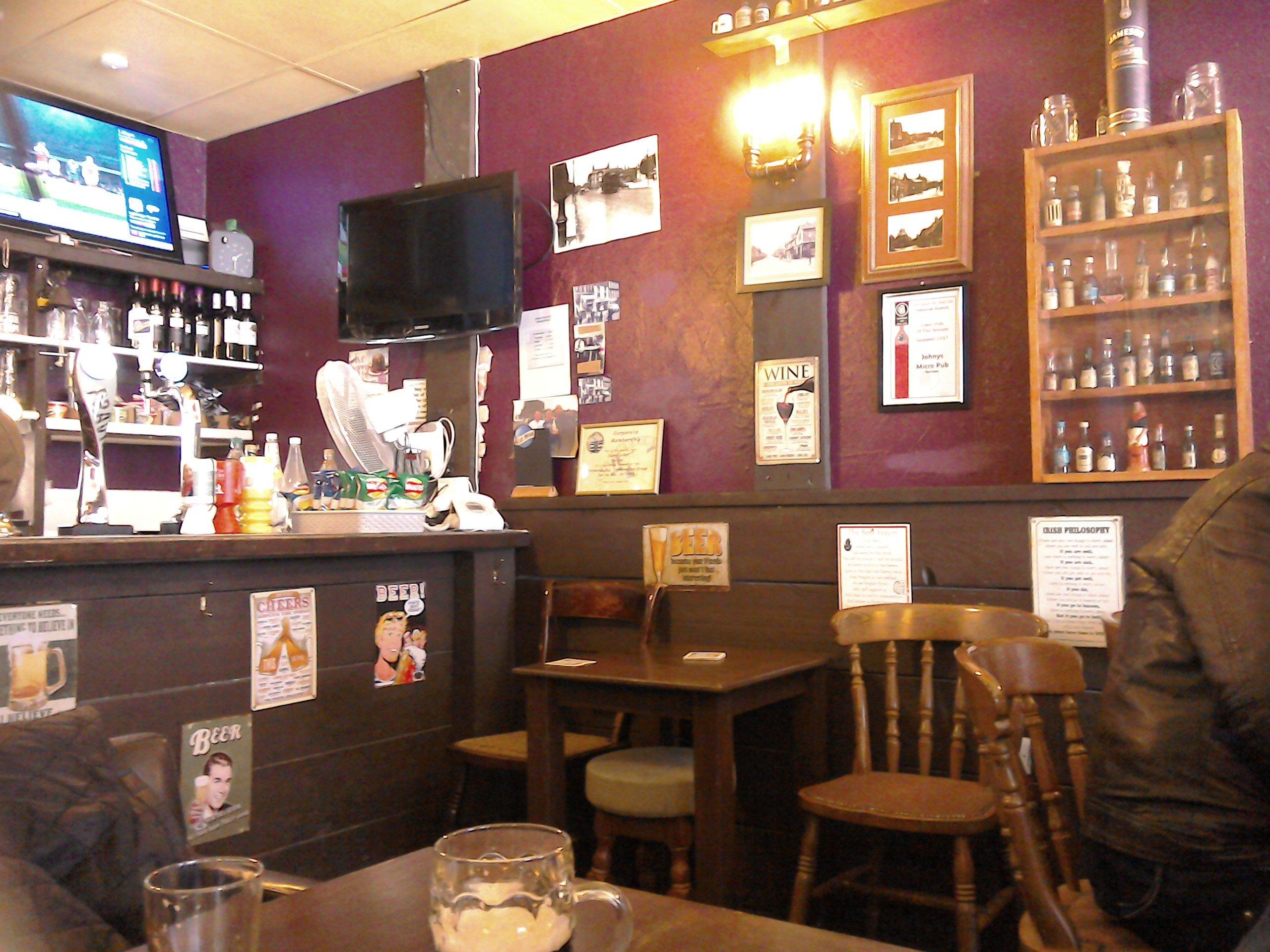Johnys Micro Pub